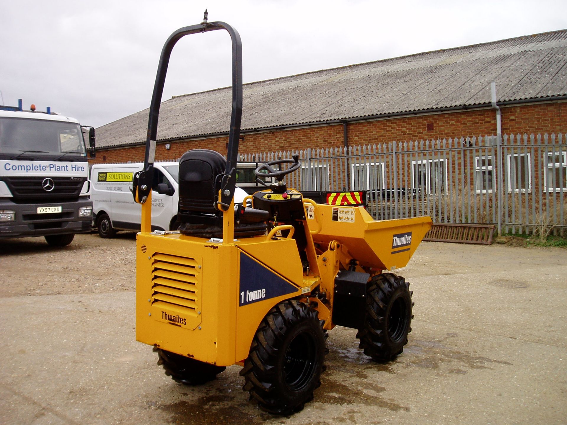 Thwaites 1 Ton High Discharge Dumper (SOL 05414) - Image 2 of 24