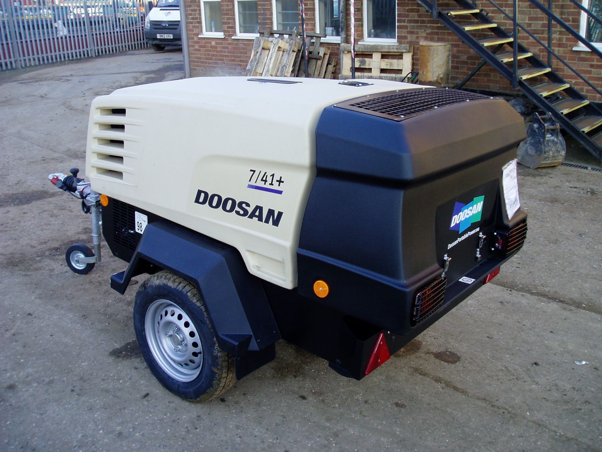Doosan 7-41 + Two Tool Compressor (NEW 08091 - Bild 2 aus 12