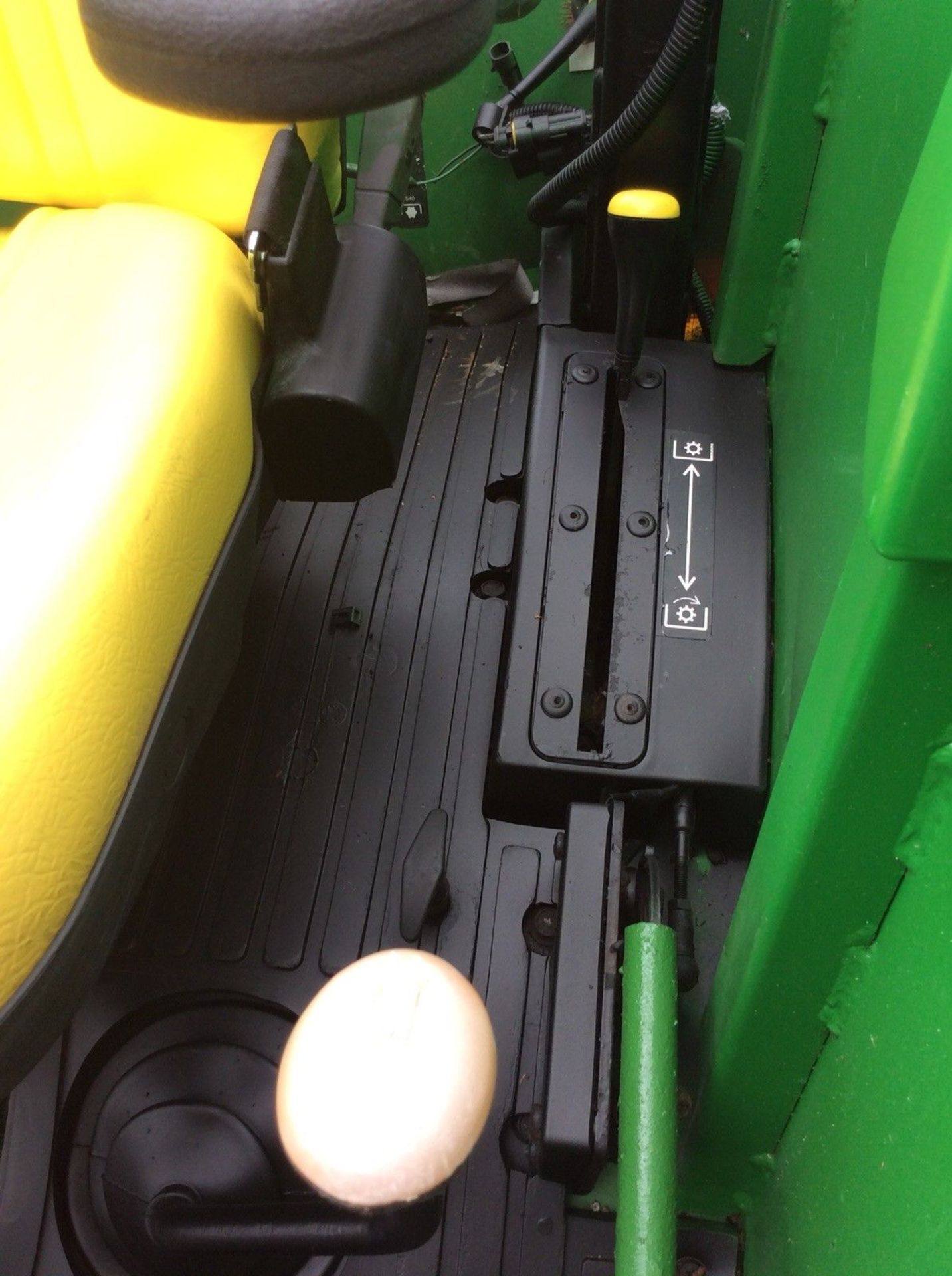 John Deere 5055e Tractor 4x4 50 Hp Tractor Compact Tractor - Image 7 of 10