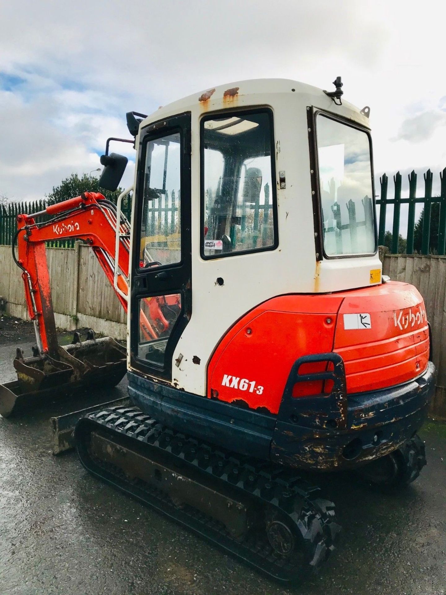 Kubota KX61-3 Excavator / Digger (2010) - Image 3 of 12