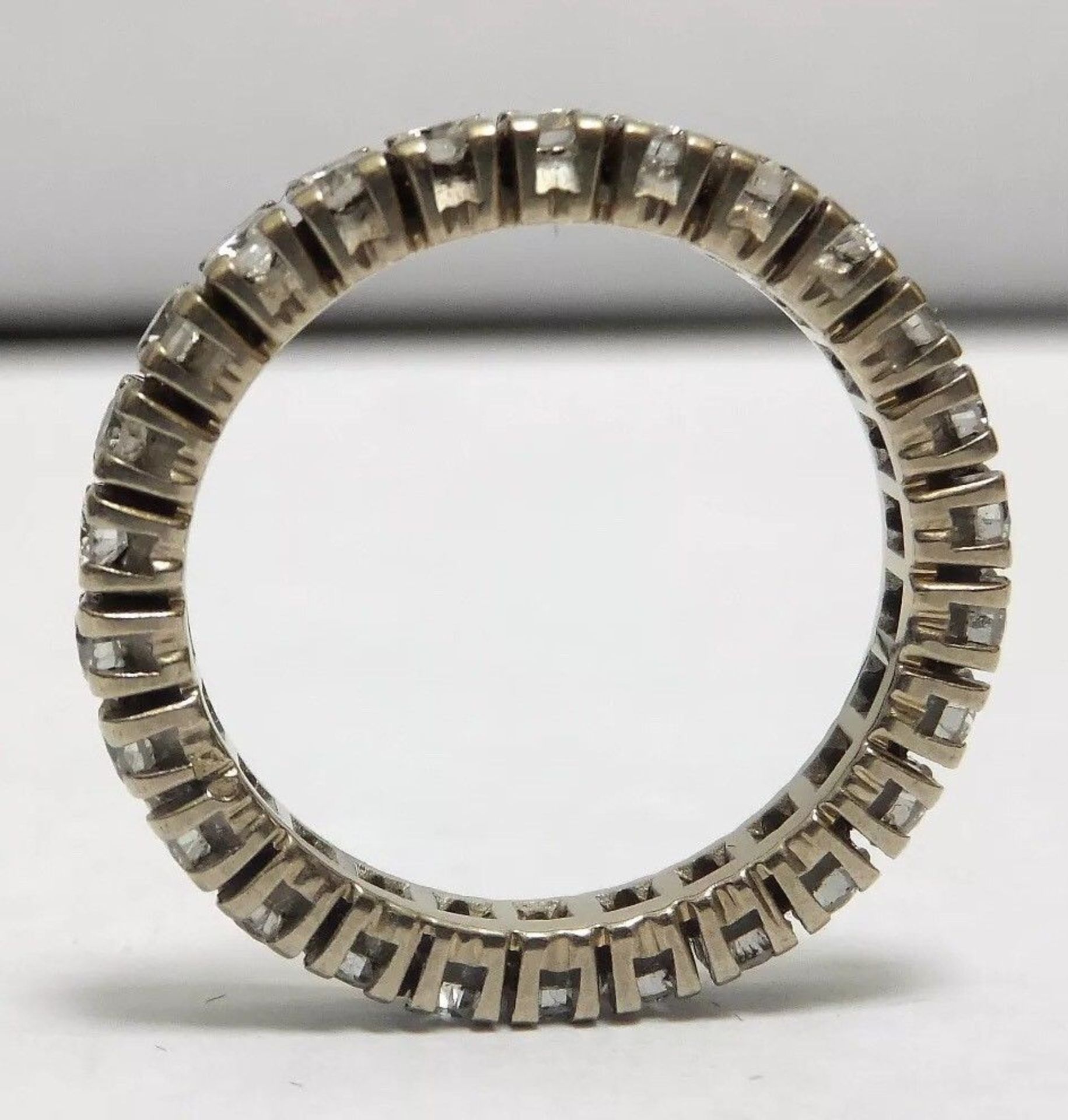 Art Deco 18ct Gold Diamond Eternity Ring - Image 5 of 5