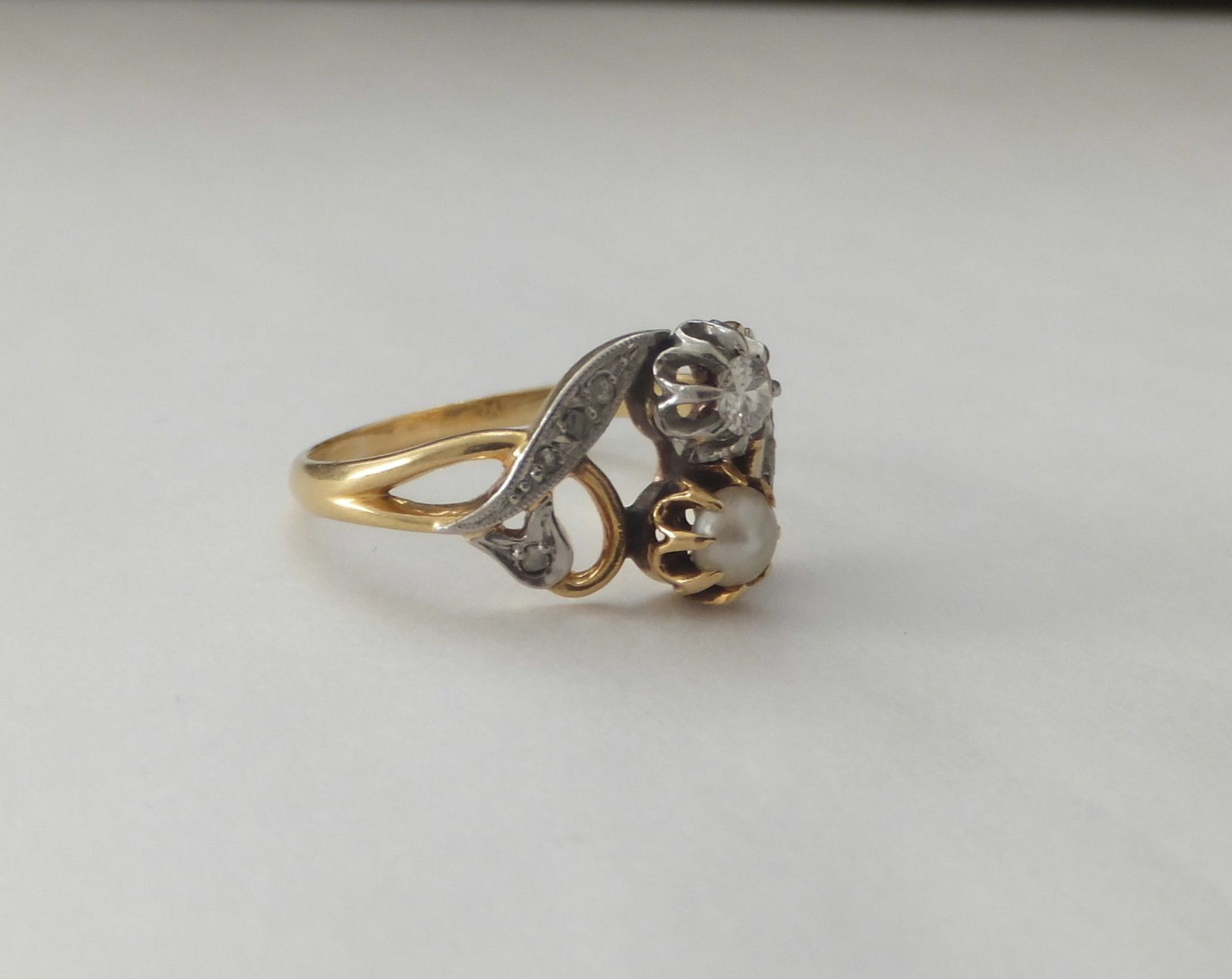 18ct Gold Antique Diamond Platinum Pearl Ring - Image 5 of 5