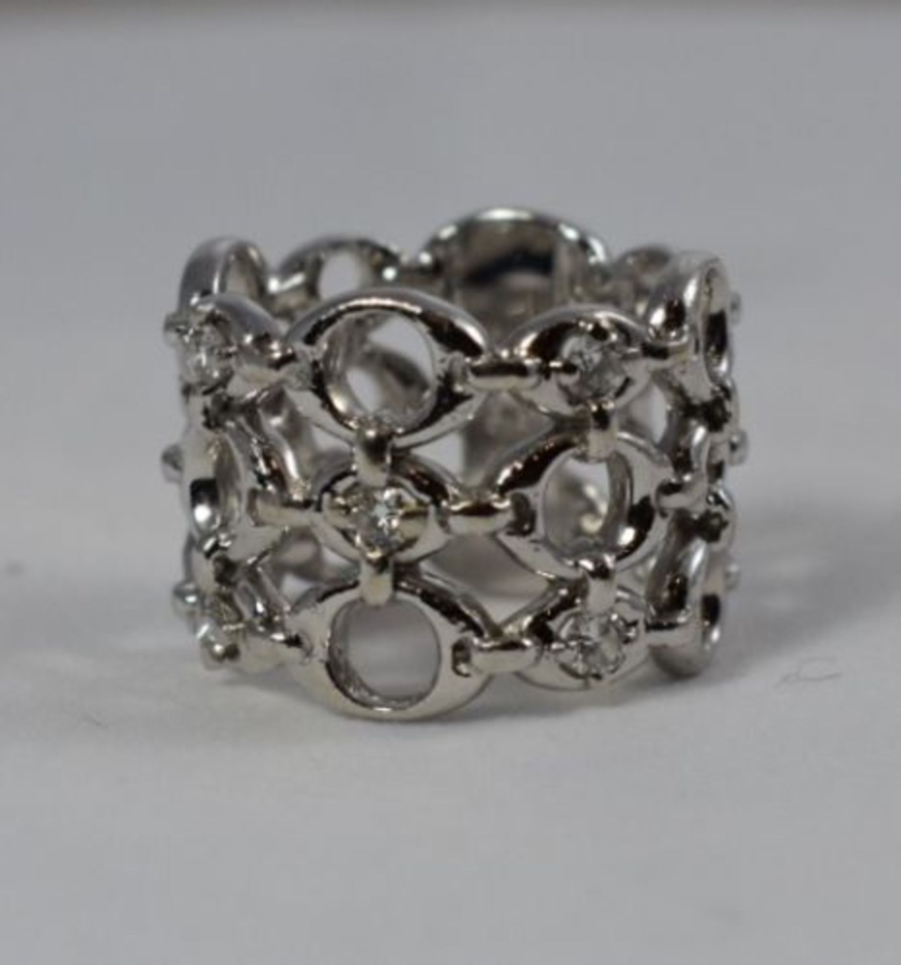 Christian Dior Diamond Ring set in 18 ct White Gold - Image 8 of 12