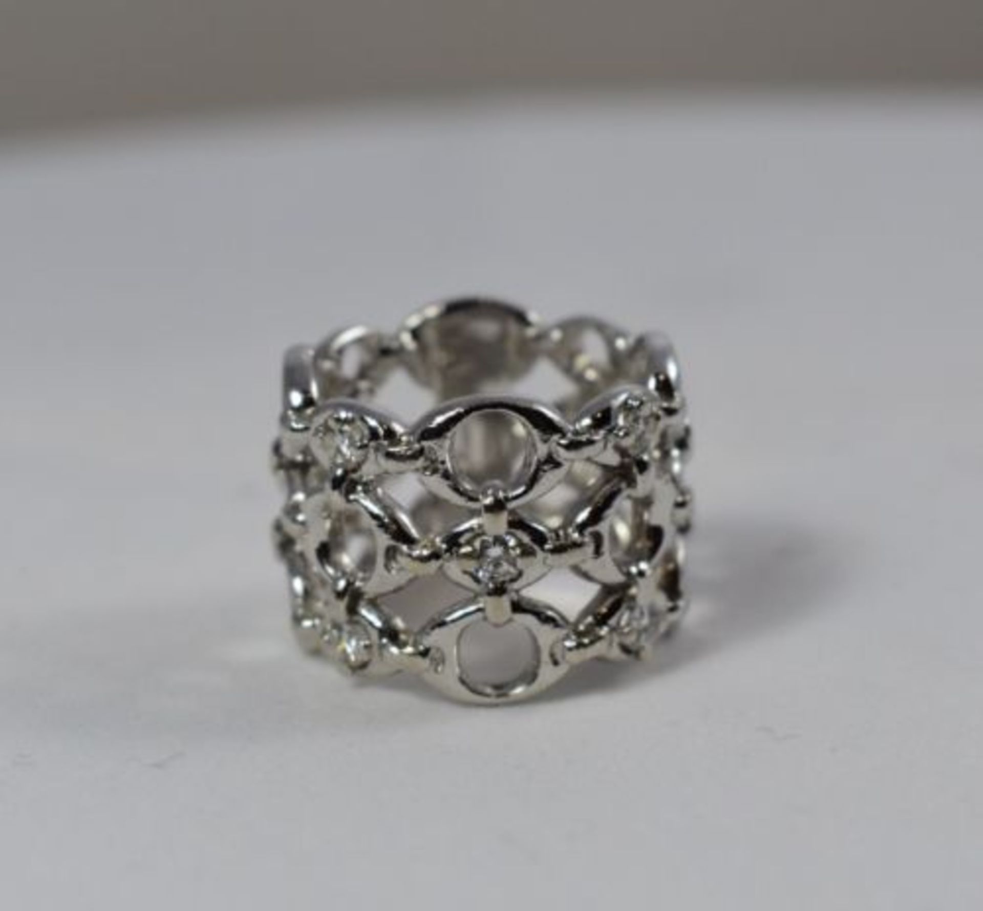 Christian Dior Diamond Ring set in 18 ct White Gold - Image 6 of 12