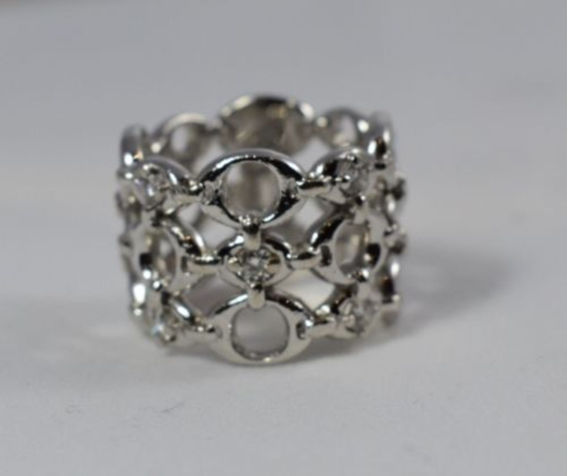 Christian Dior Diamond Ring set in 18 ct White Gold - Image 4 of 12