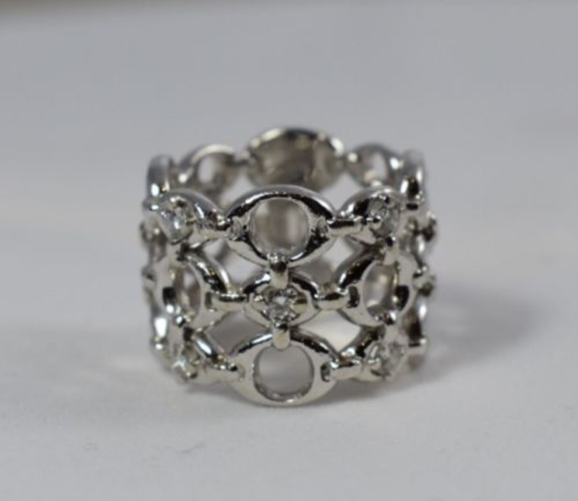 Christian Dior Diamond Ring set in 18 ct White Gold - Image 3 of 12
