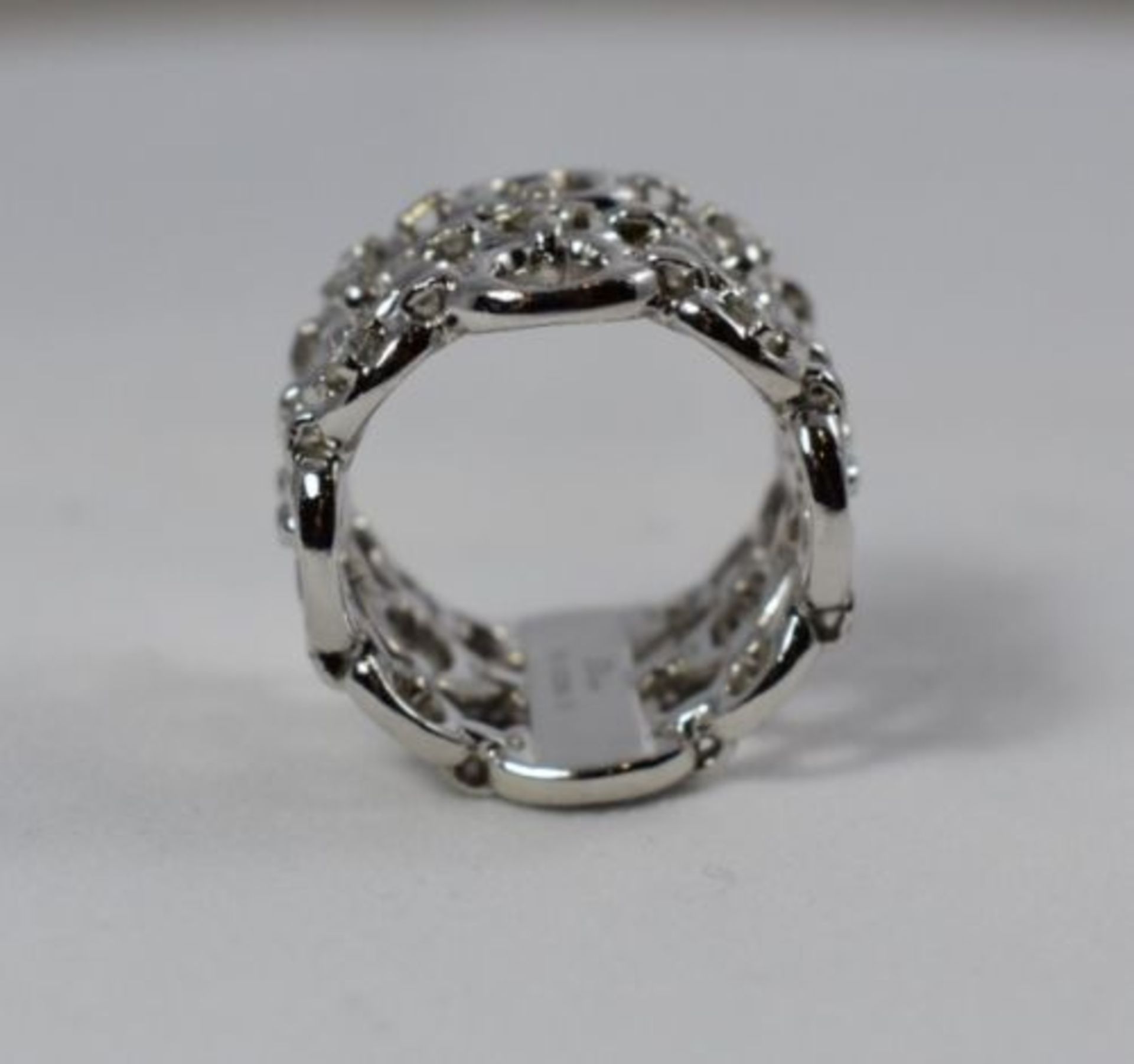 Christian Dior Diamond Ring set in 18 ct White Gold - Image 7 of 12