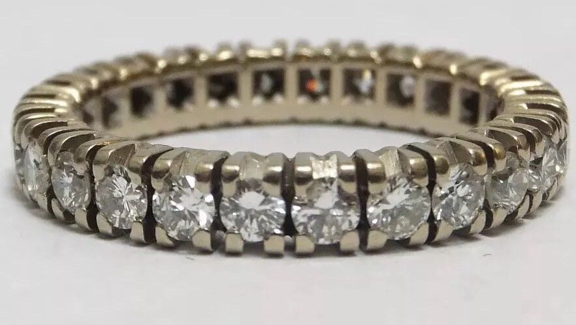 Art Deco 18ct Gold Diamond Eternity Ring - Image 4 of 5