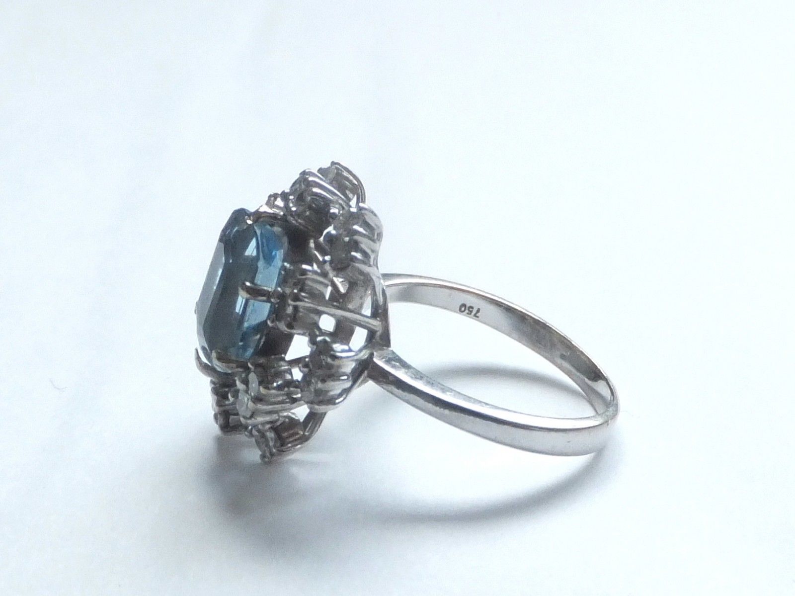 Antique 18ct White Gold Blue Ceylon & Diamond Ring - Image 3 of 4