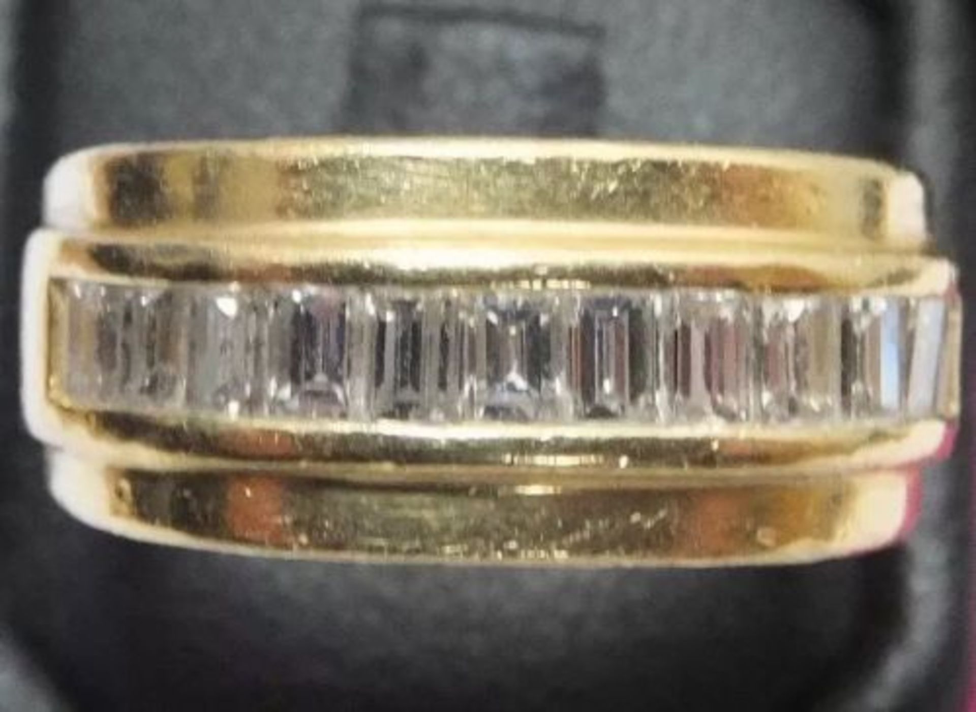 Baguette Diamond 18ct Gold Ring - Image 3 of 6