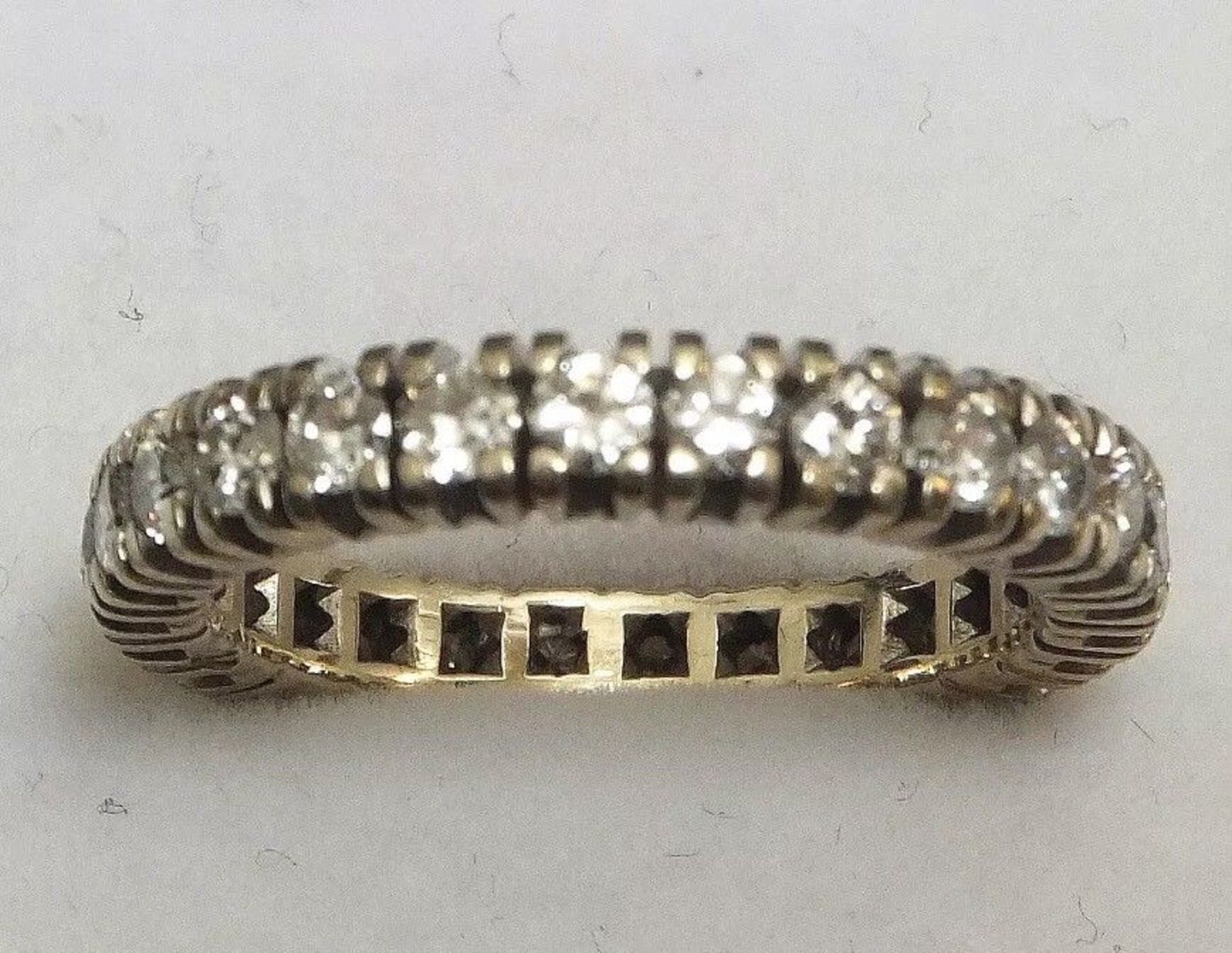 Art Deco 18ct Gold Diamond Eternity Ring - Image 3 of 5