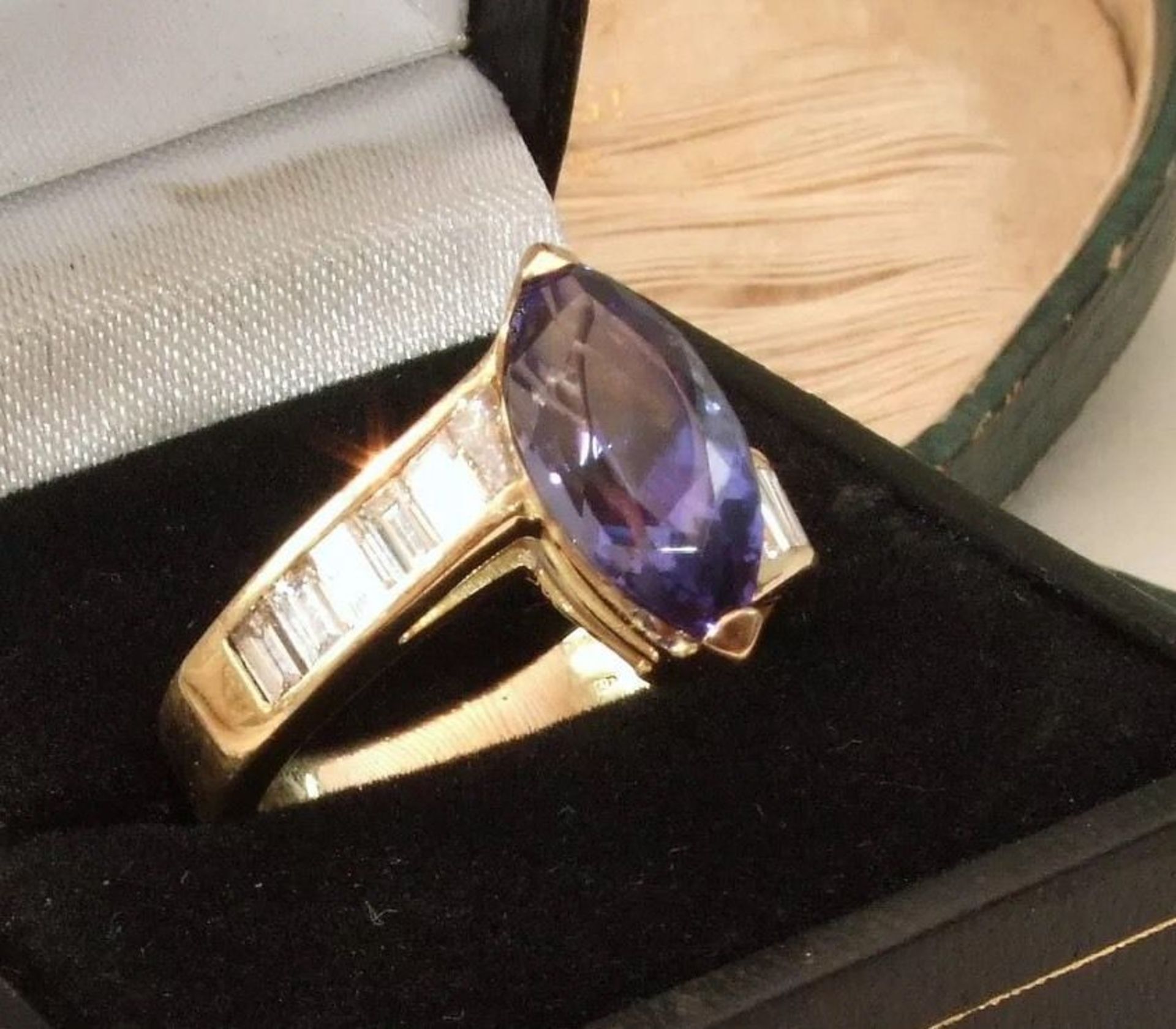 Tanzanite Diamond 18ct Gold Ring - Image 4 of 5