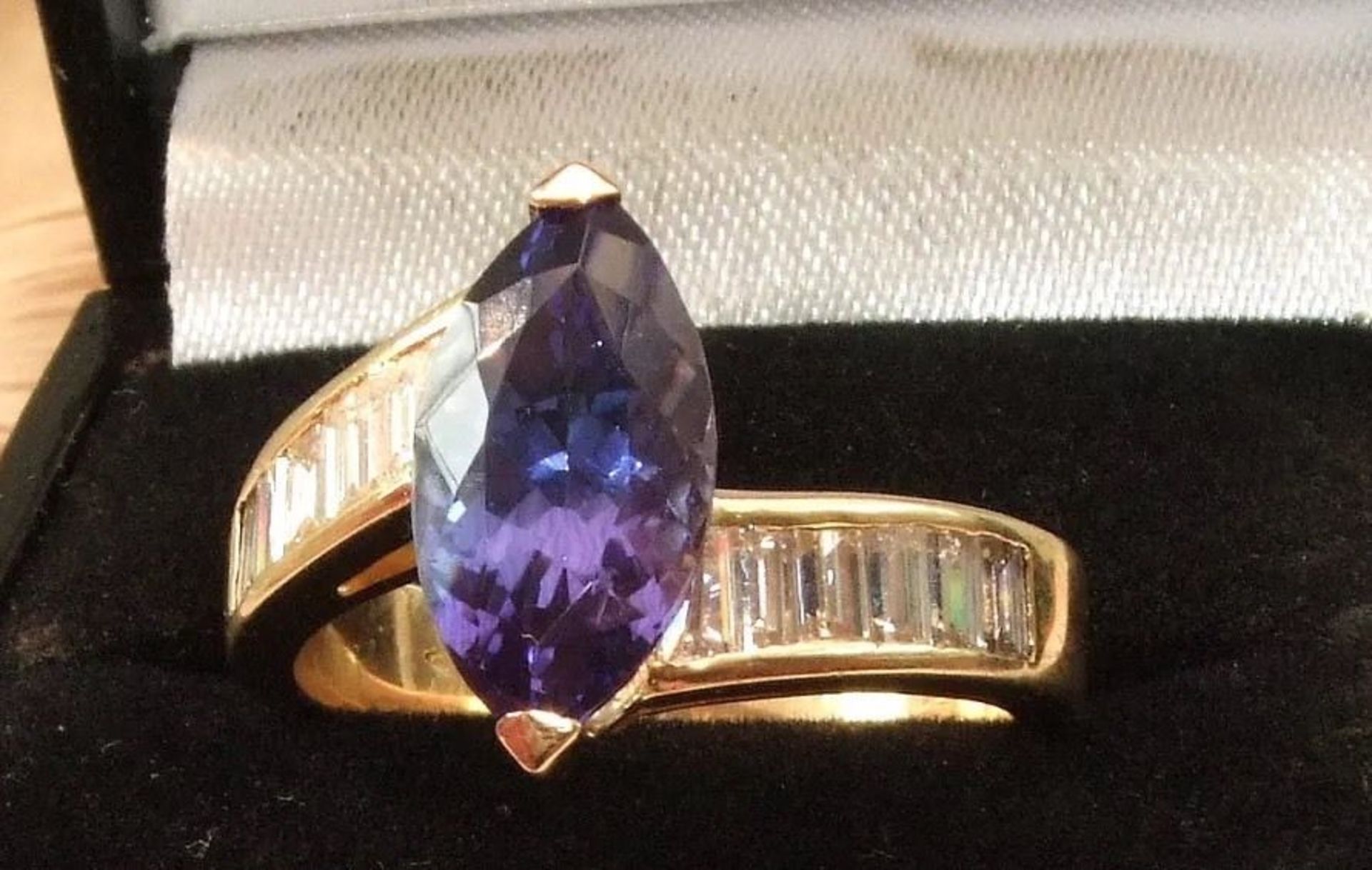 Tanzanite Diamond 18ct Gold Ring - Image 5 of 5