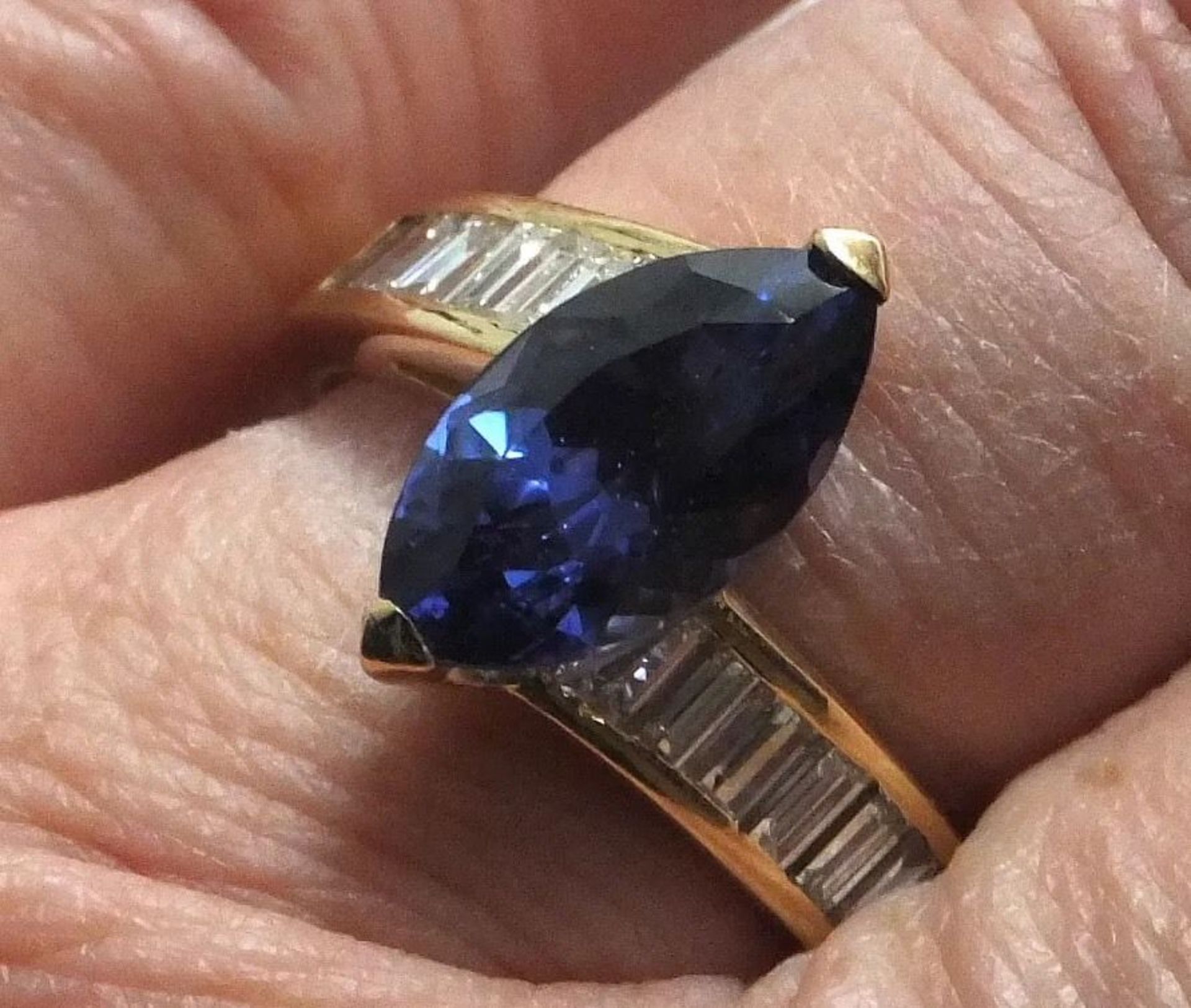 Tanzanite Diamond 18ct Gold Ring - Image 2 of 5