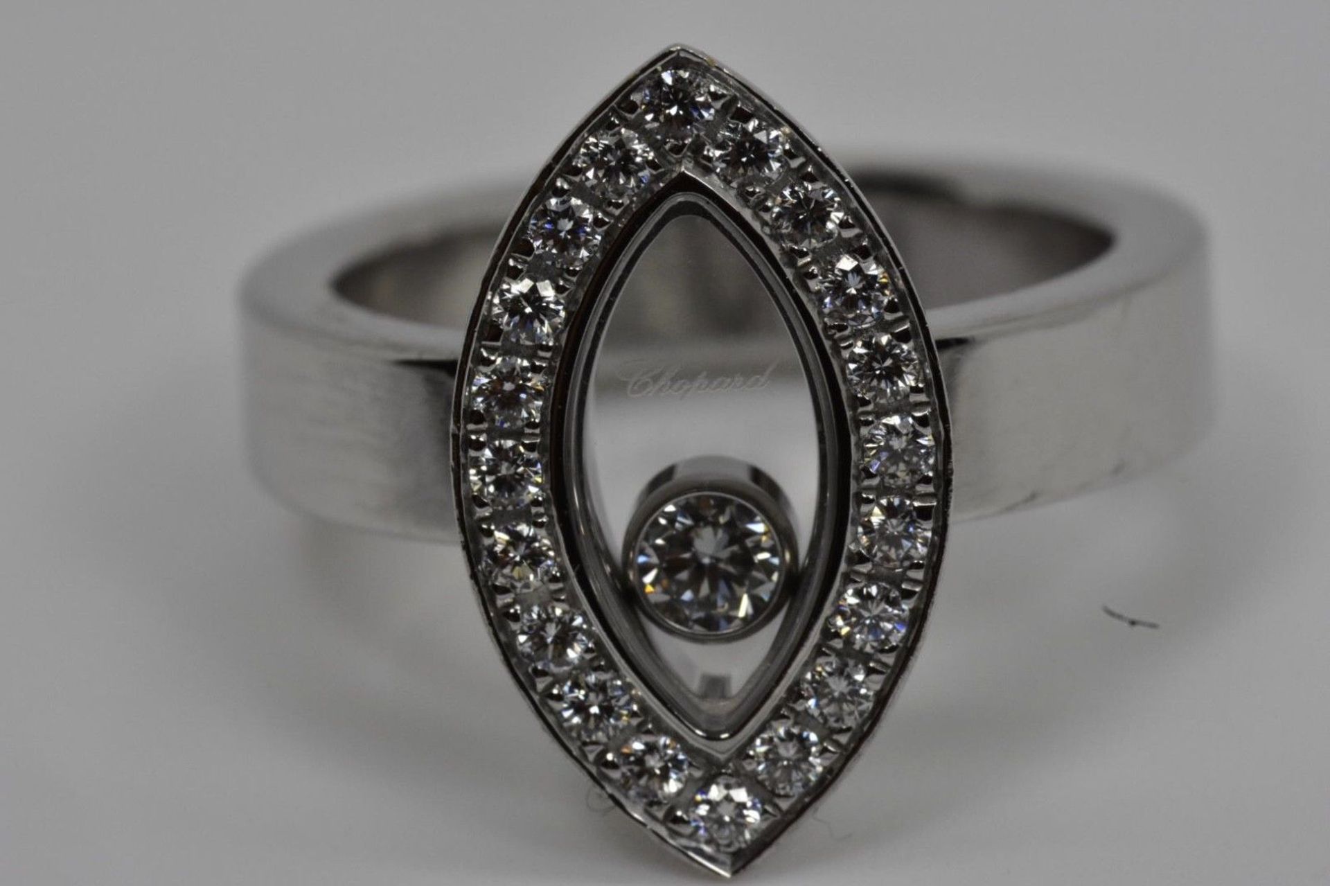 Chopard Happy Diamonds Ring Set in 18k White Gold - Image 5 of 12