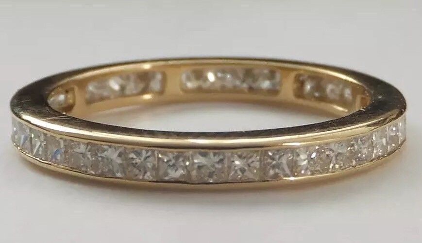 18ct Gold Diamond Eternity Ring - Image 5 of 5