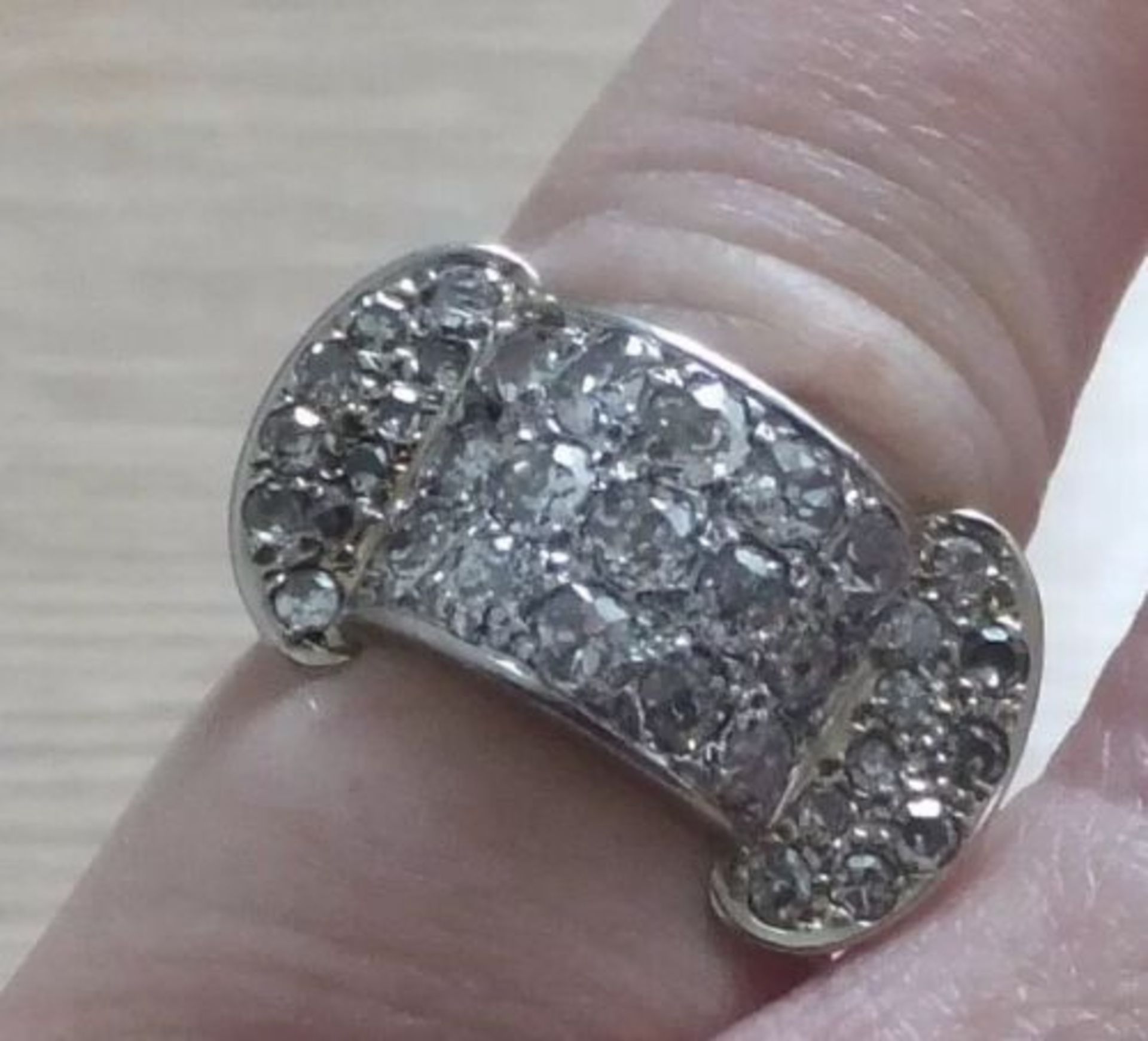 Antique Platinum 1.50ct Cushion Cut Diamond Art Deco 1930s Ring - Image 2 of 4