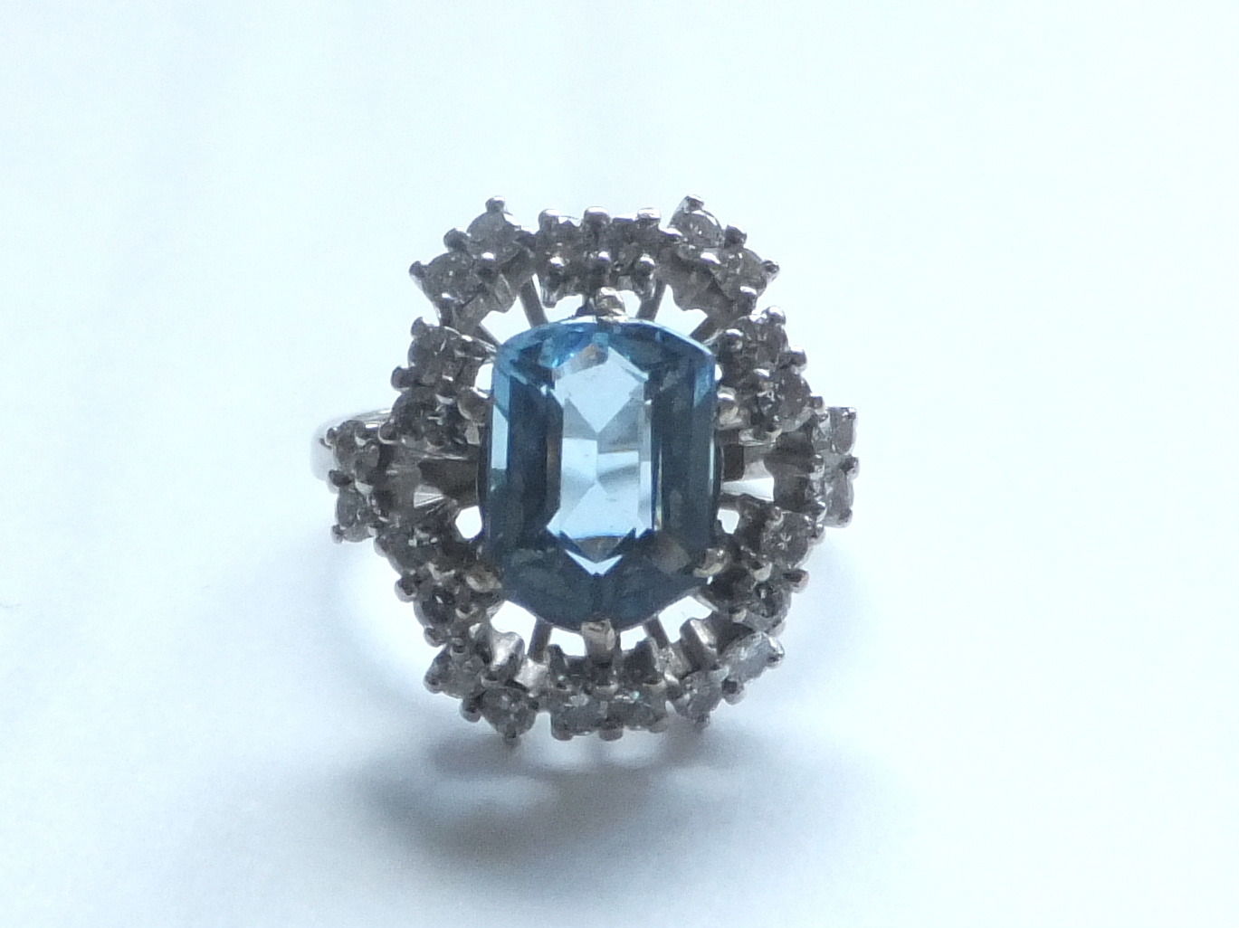 Antique 18ct White Gold Blue Ceylon & Diamond Ring