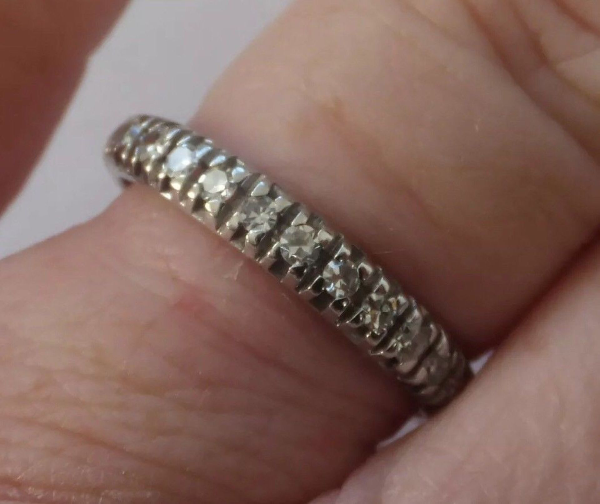 Art Deco 1.20ct Diamond 18ct Gold Eternity Ring - Image 2 of 3