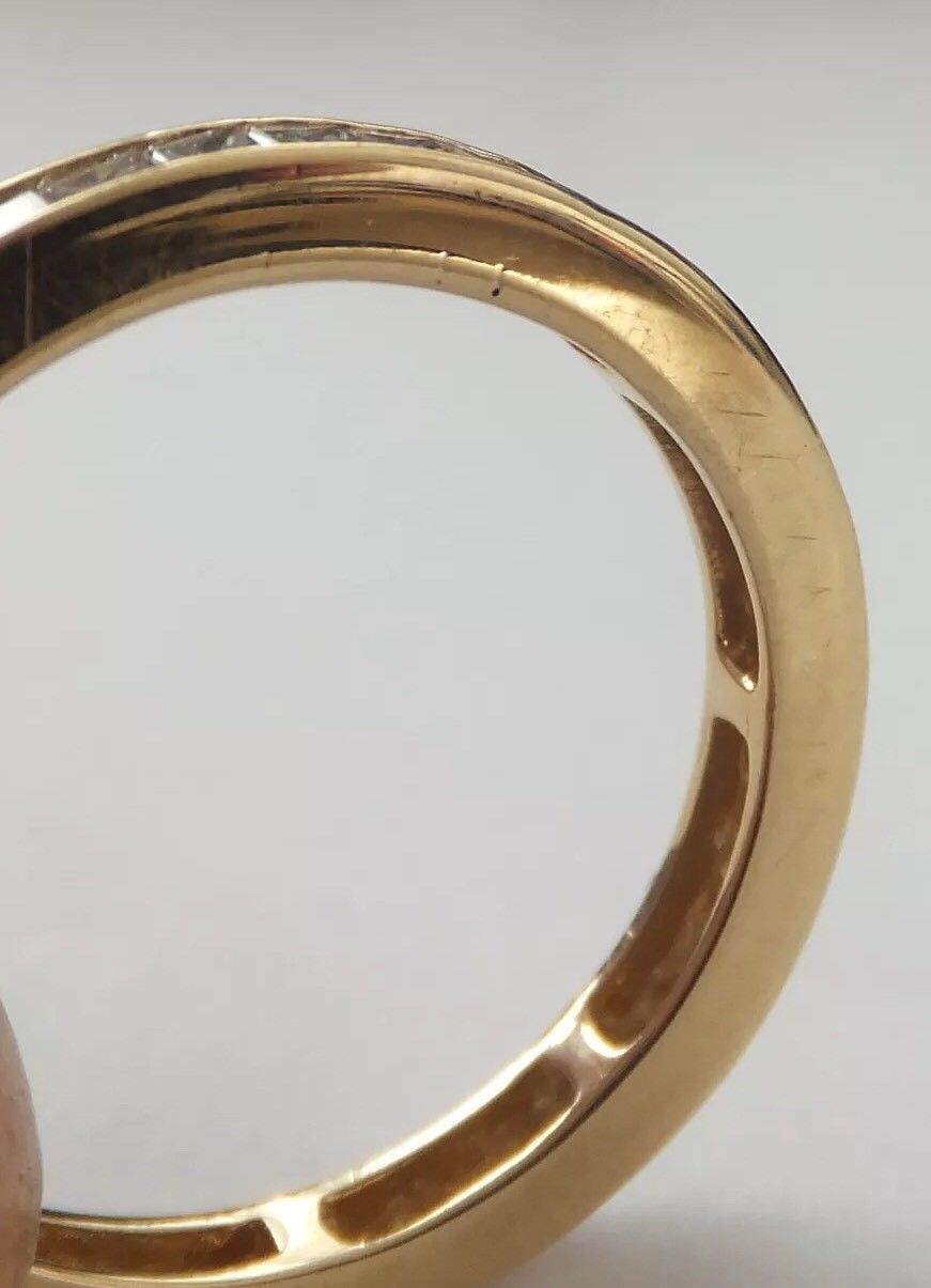 18ct Gold Diamond Eternity Ring - Image 4 of 5