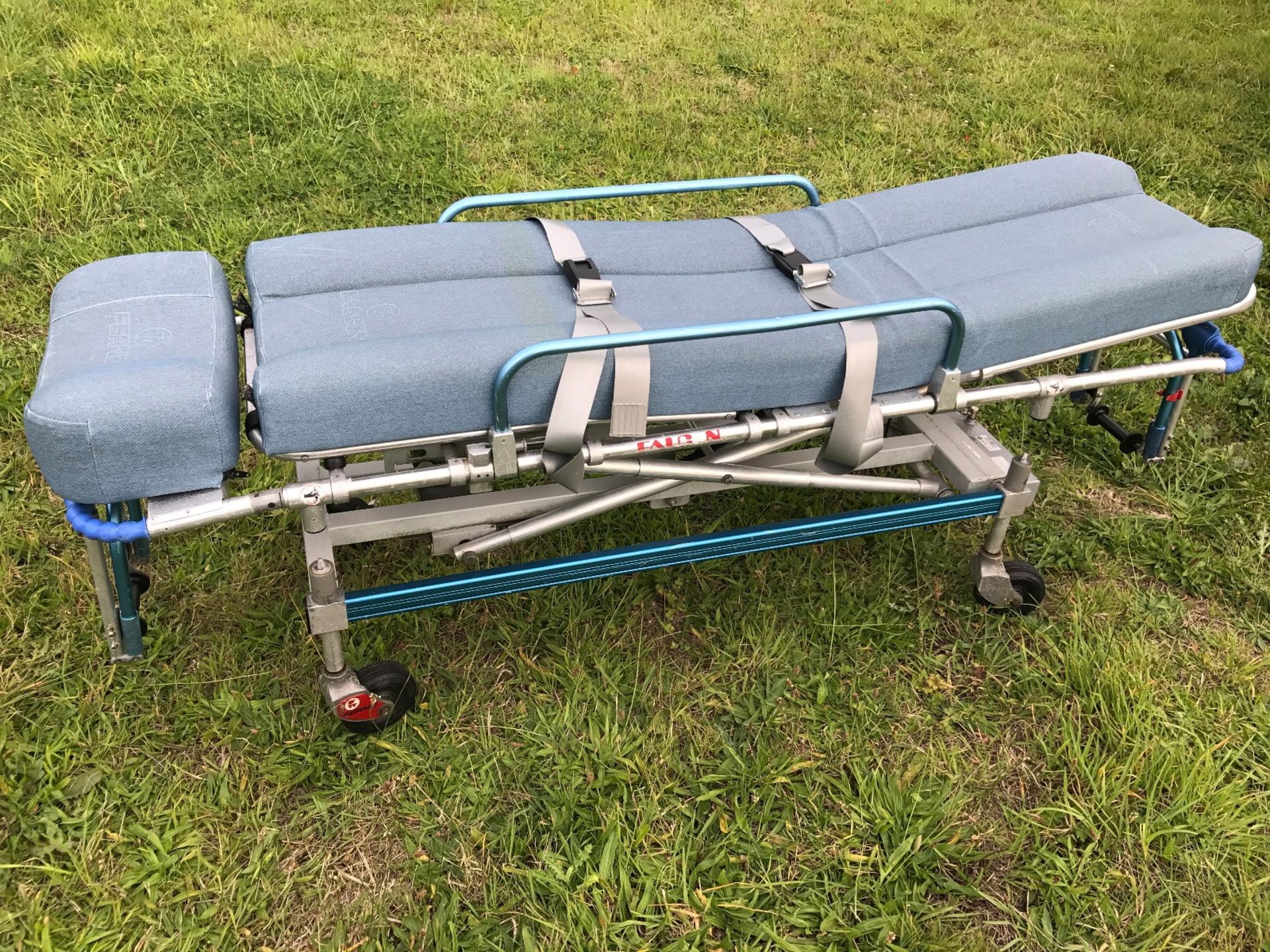 Ferno Falcon Stretcher on Wheels - NO RESERVE - Image 4 of 4