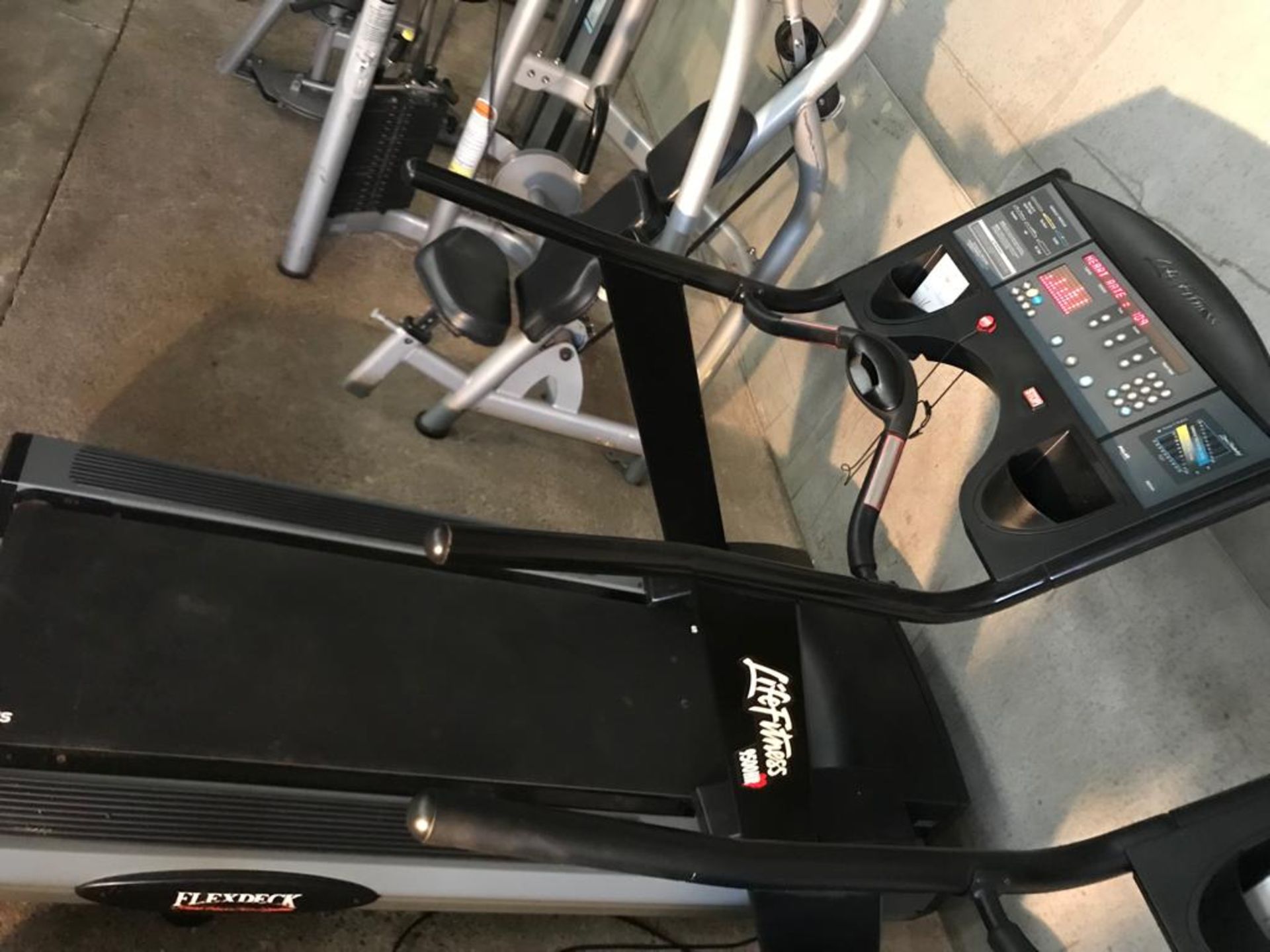 Life Fitness 9500HR Running Machine - Image 2 of 4