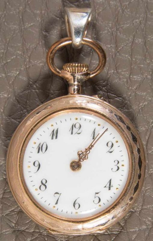 Halbsavonette Damentaschenuhr, um 1900/20. Ziffernblatt in sehr schöner Erhaltung. Durchmesser ca.