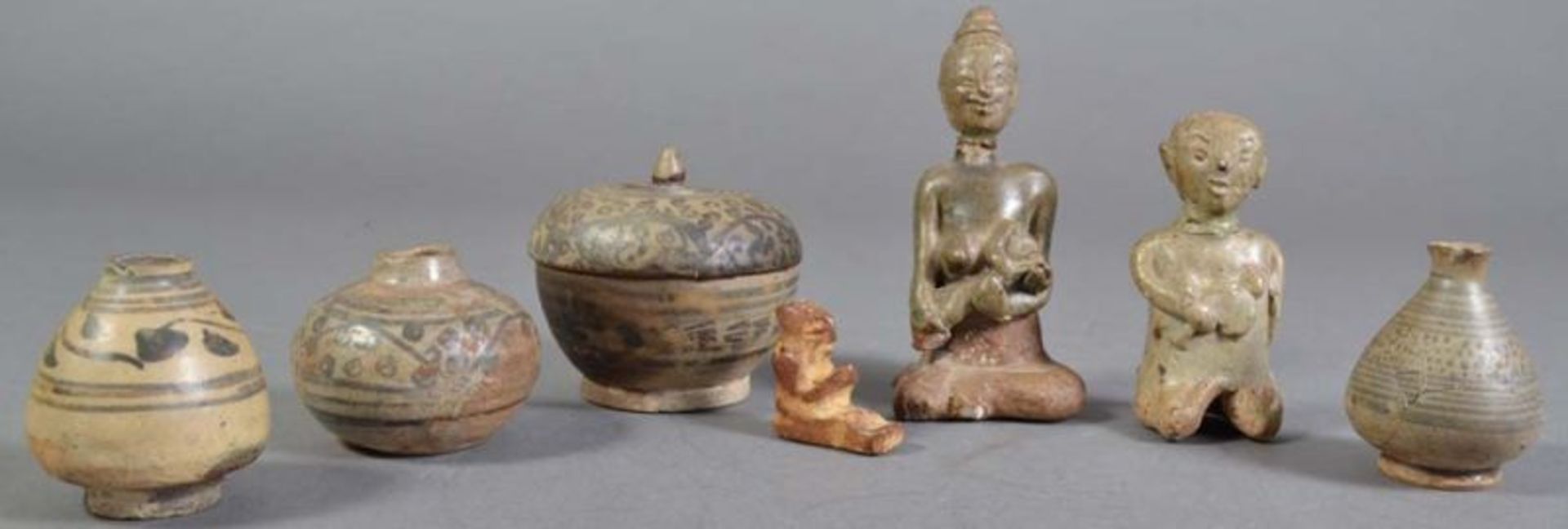 7teiliges Konvolut versch. Keramiken, südostasiatisch. Versch. Alter, Größen & Erhaltung.