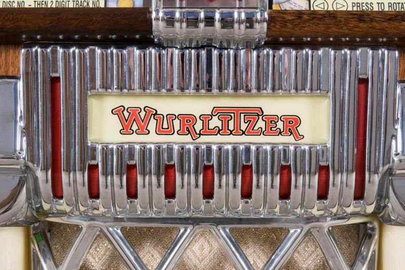 "WURLITZER JUKE BOX" Model: "One More Time - 1015-CD, Design Paul Fuller" - für 50 CD´s, um 1990. - Image 5 of 30