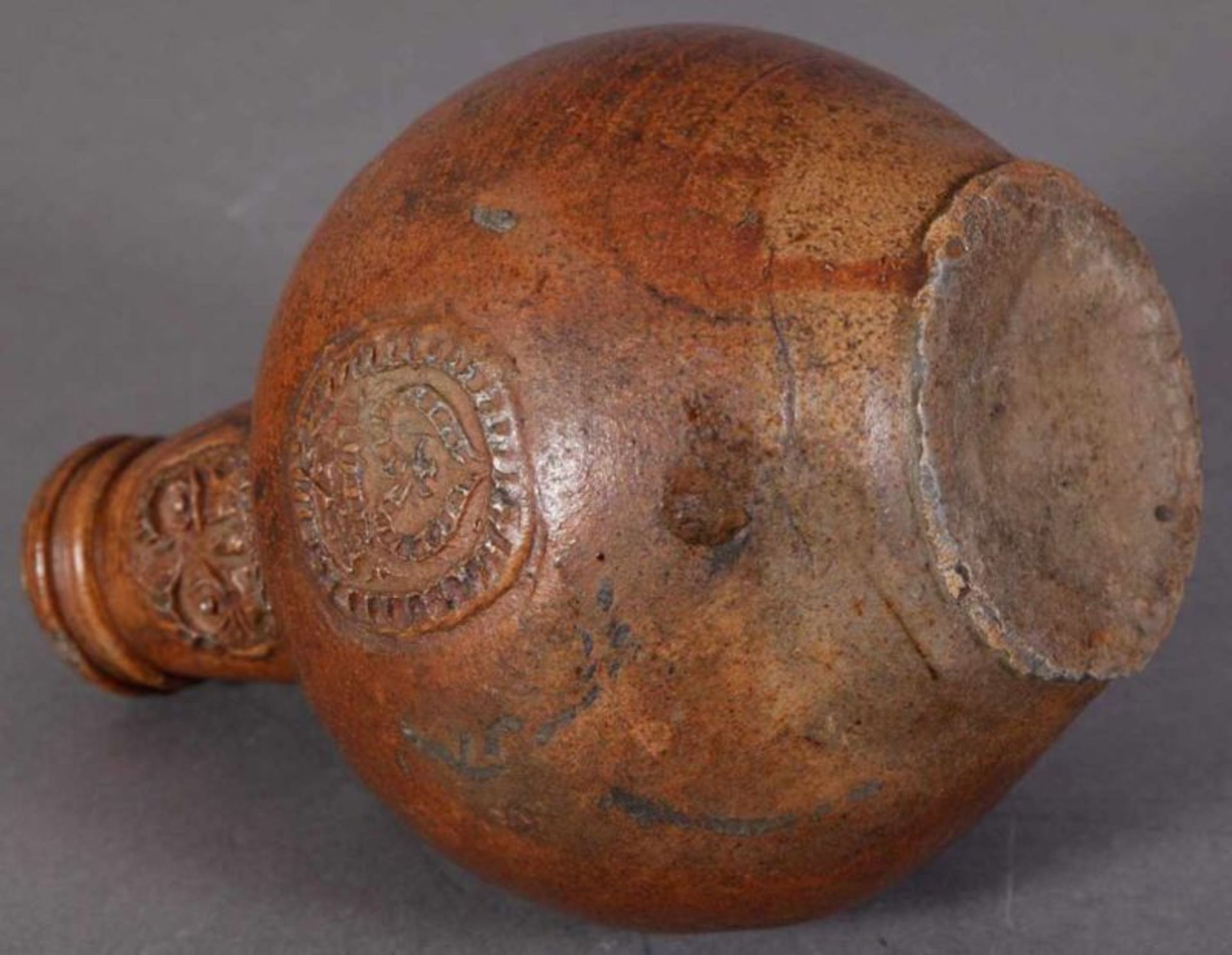 Antiker BARTMANN-KRUG, 18. Jhd., braunes salzglasiertes Steinzeug, Höhe 21 cm, Durchmesser 15 cm. - Image 3 of 6