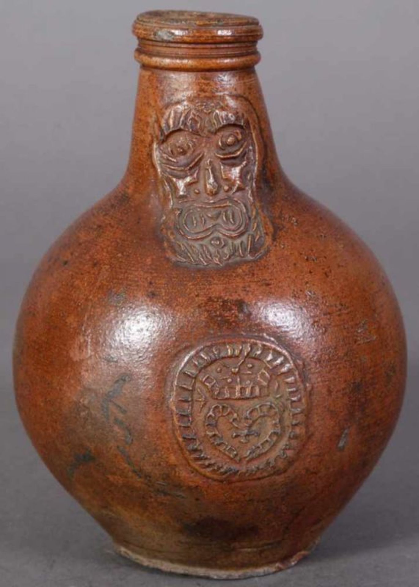 Antiker BARTMANN-KRUG, 18. Jhd., braunes salzglasiertes Steinzeug, Höhe 21 cm, Durchmesser 15 cm.
