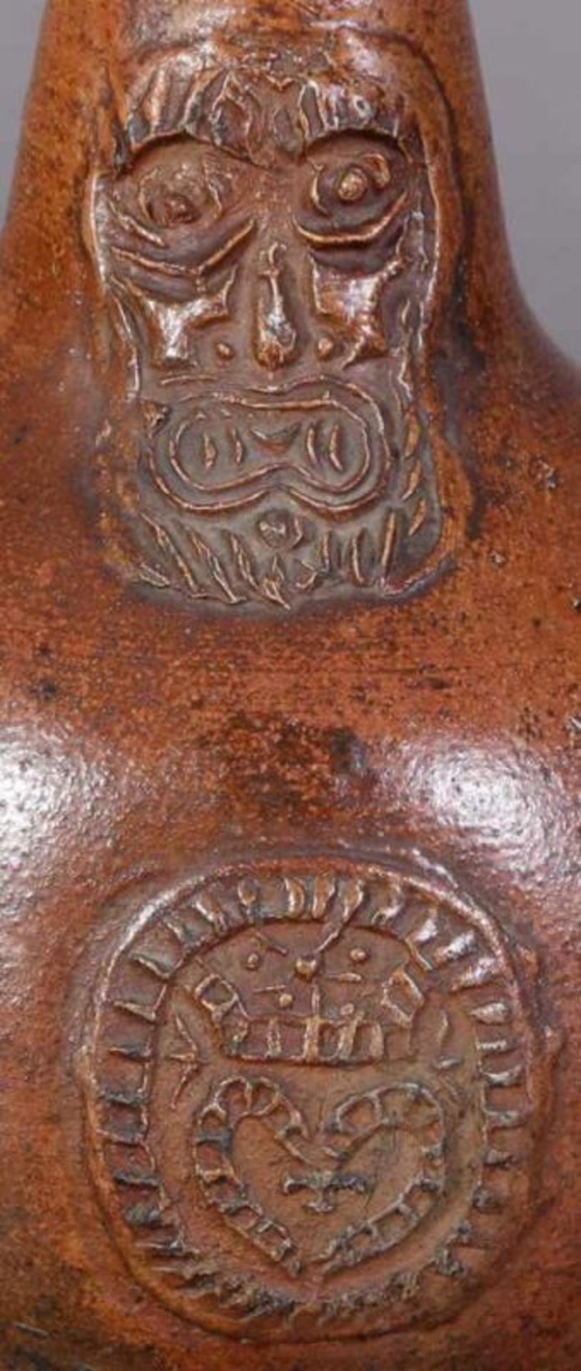 Antiker BARTMANN-KRUG, 18. Jhd., braunes salzglasiertes Steinzeug, Höhe 21 cm, Durchmesser 15 cm. - Image 6 of 6