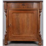 Schmaler eintüriger Halbschrank, Louis Philippe um 1870/90. Nussbaum massiv & furniert,