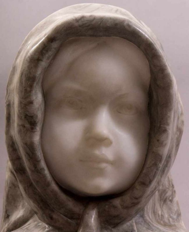 "Mädchenbüste" - Grauweiß geaderter Marmor, das Gesicht in Alabaster ausgeführt. Um 1900/20. Sehr - Image 2 of 4