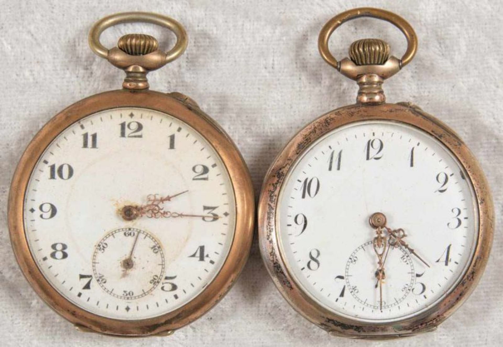 2 alte/antike Taschenuhren. Silbergehäuse, ungeprüft.