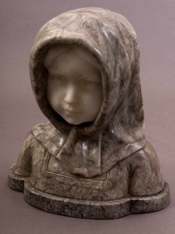 "Mädchenbüste" - Grauweiß geaderter Marmor, das Gesicht in Alabaster ausgeführt. Um 1900/20. Sehr