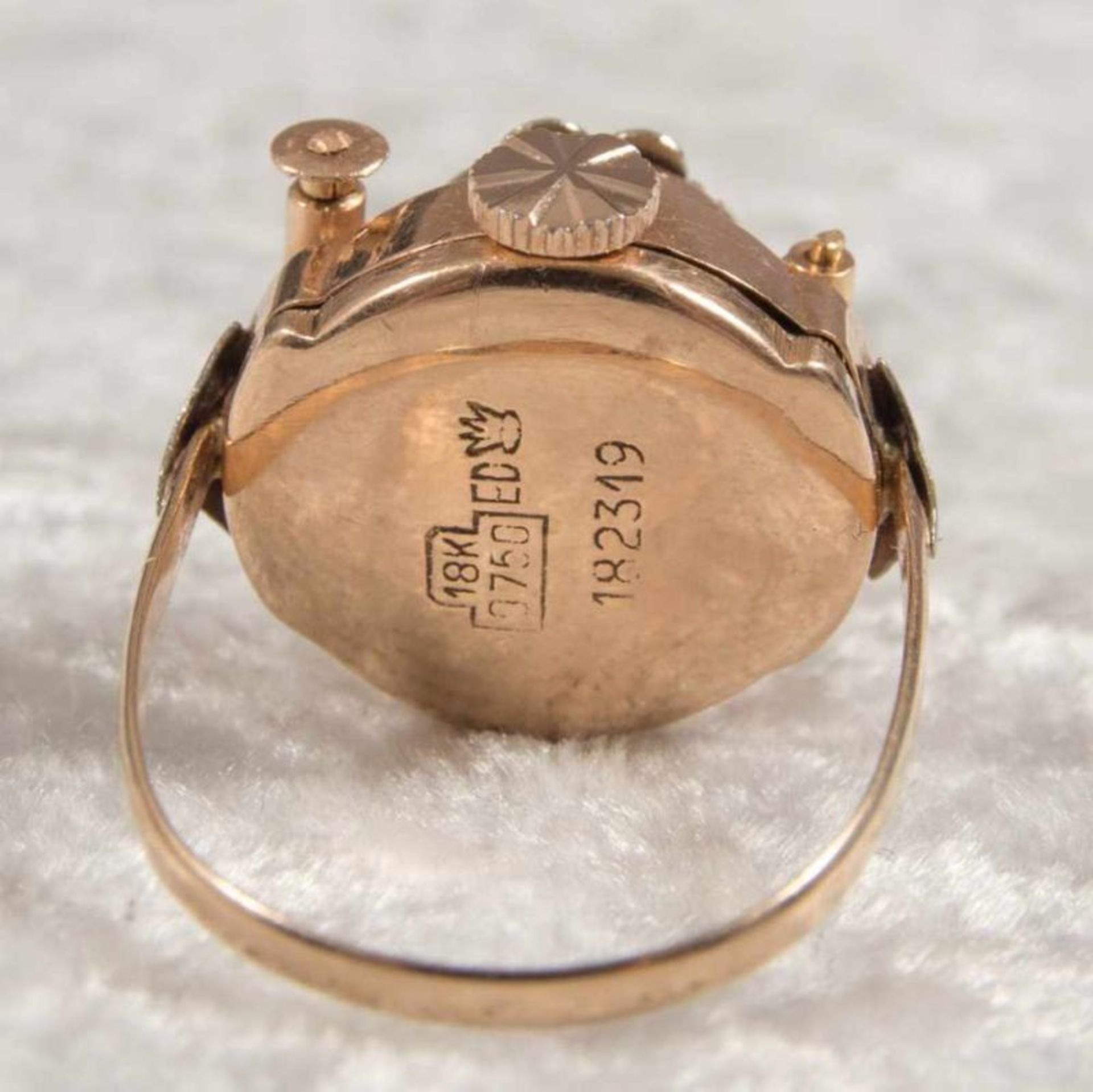 Ringuhr, 750er Gelbgold, Ziffernblatt bez. "ANY" - 17 Jewels, Handaufzug, Werk läuft an, nicht auf - Bild 5 aus 7