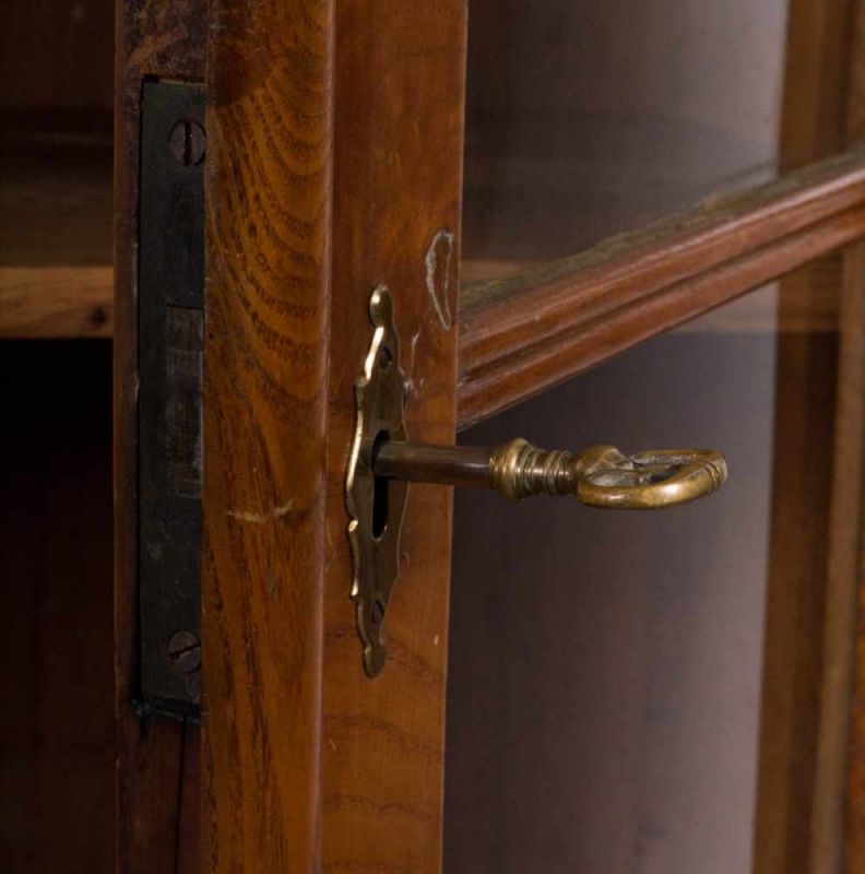 Bücherschrank, norddeutsches Biedermeier um 1830/50, Esche massiv & furniert, ältere Restauration. - Image 5 of 7