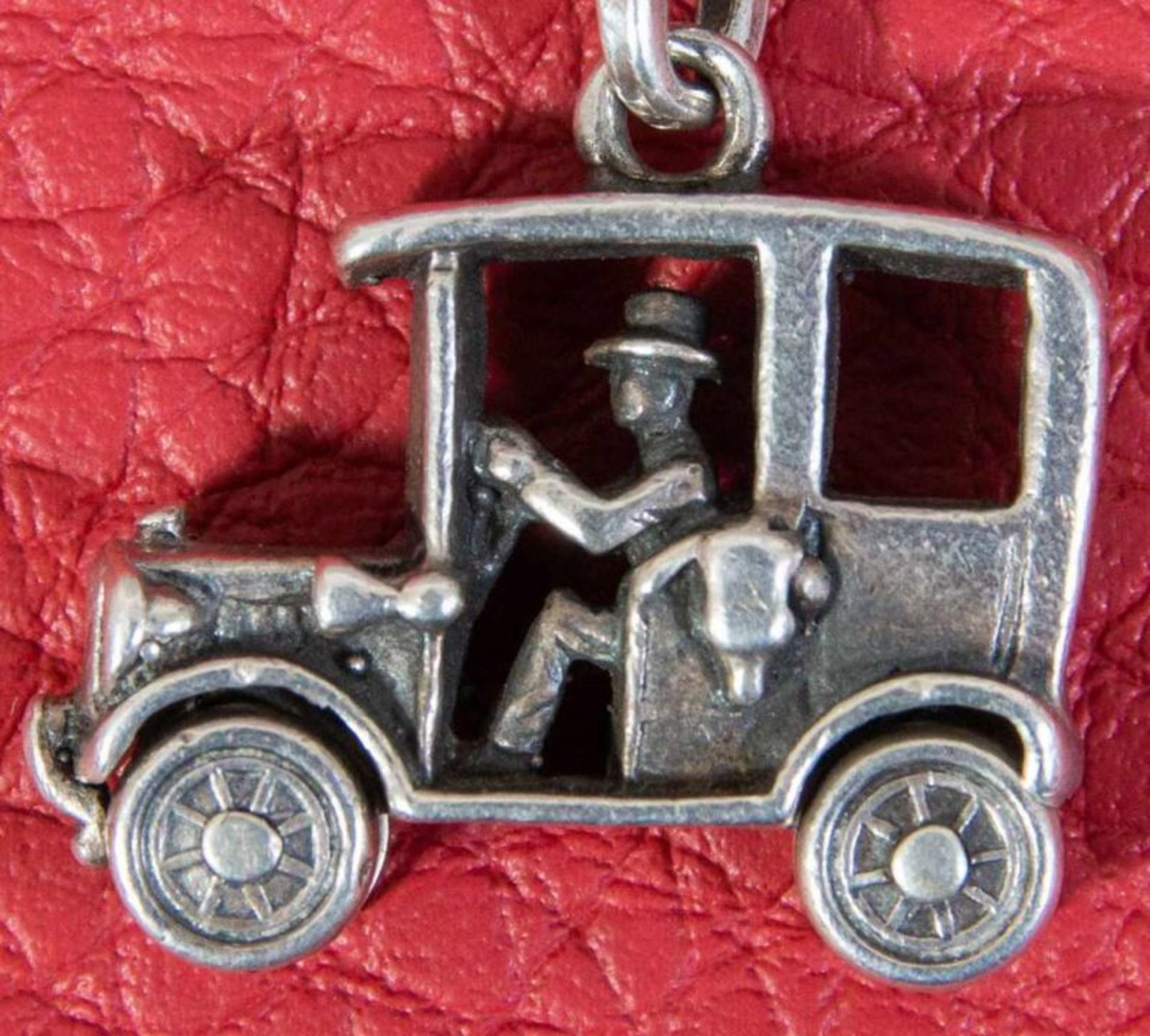 Silberne Taschenuhrenkette/Gliederkette mit "Automobil"-Anhänger, Länge ca. 28 cm, ca. 38 gr. - Bild 2 aus 2