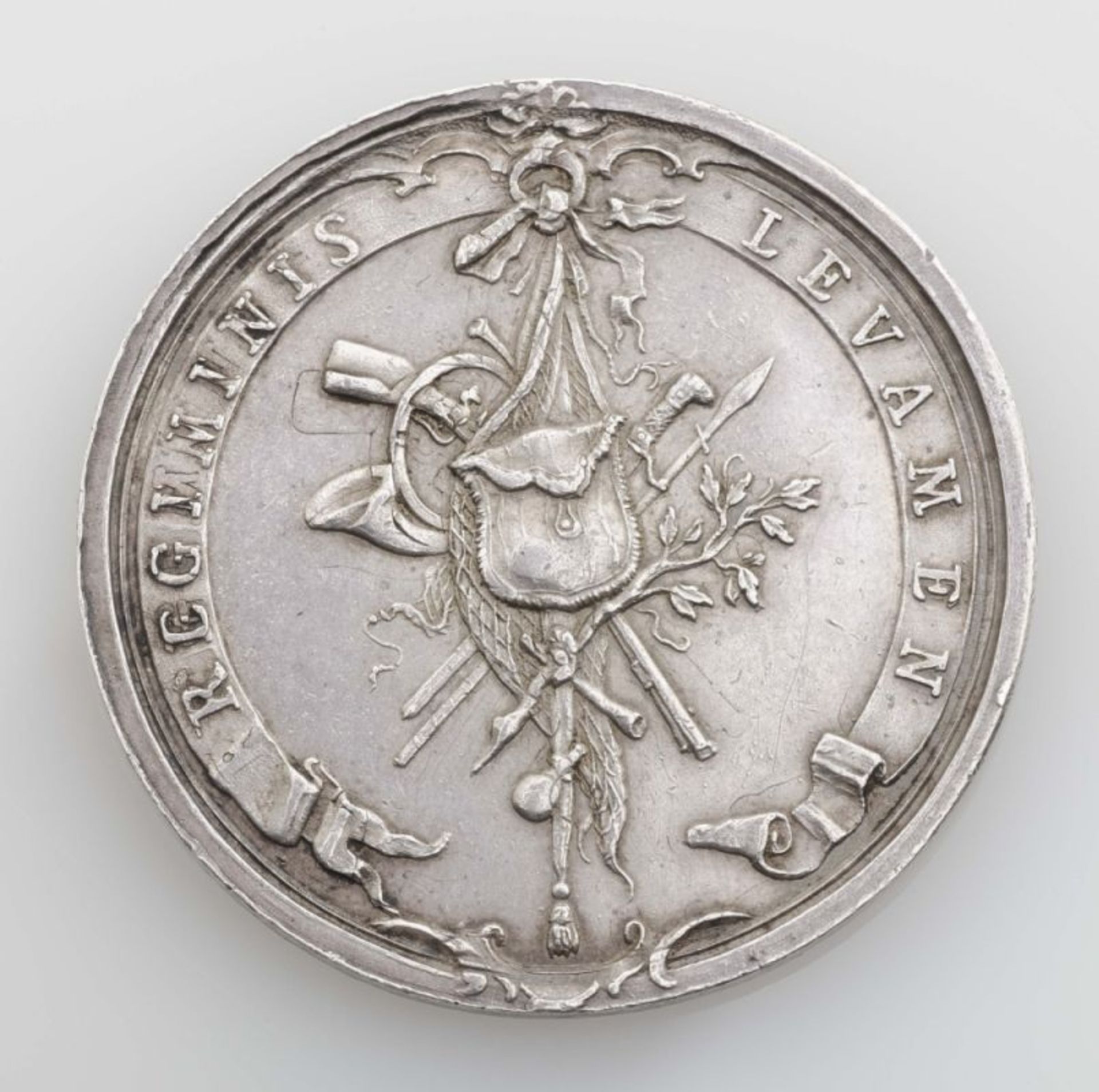 Münze. Jagdtaler. o.J. Um 1750. Stempel von Anton Schäfer. Feine Patina. Winzige Randfehler und - Image 2 of 2