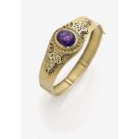 Armreif mit Amethyst Deutschland, um 1880 Gold 585/-, getestet. 1 Amethyst im ovalen