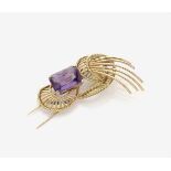 Brosche mit Amethyst Wohl Frankreich, 1940er Jahre Gelbgold 750/-, getestet. 1 Amethyst im