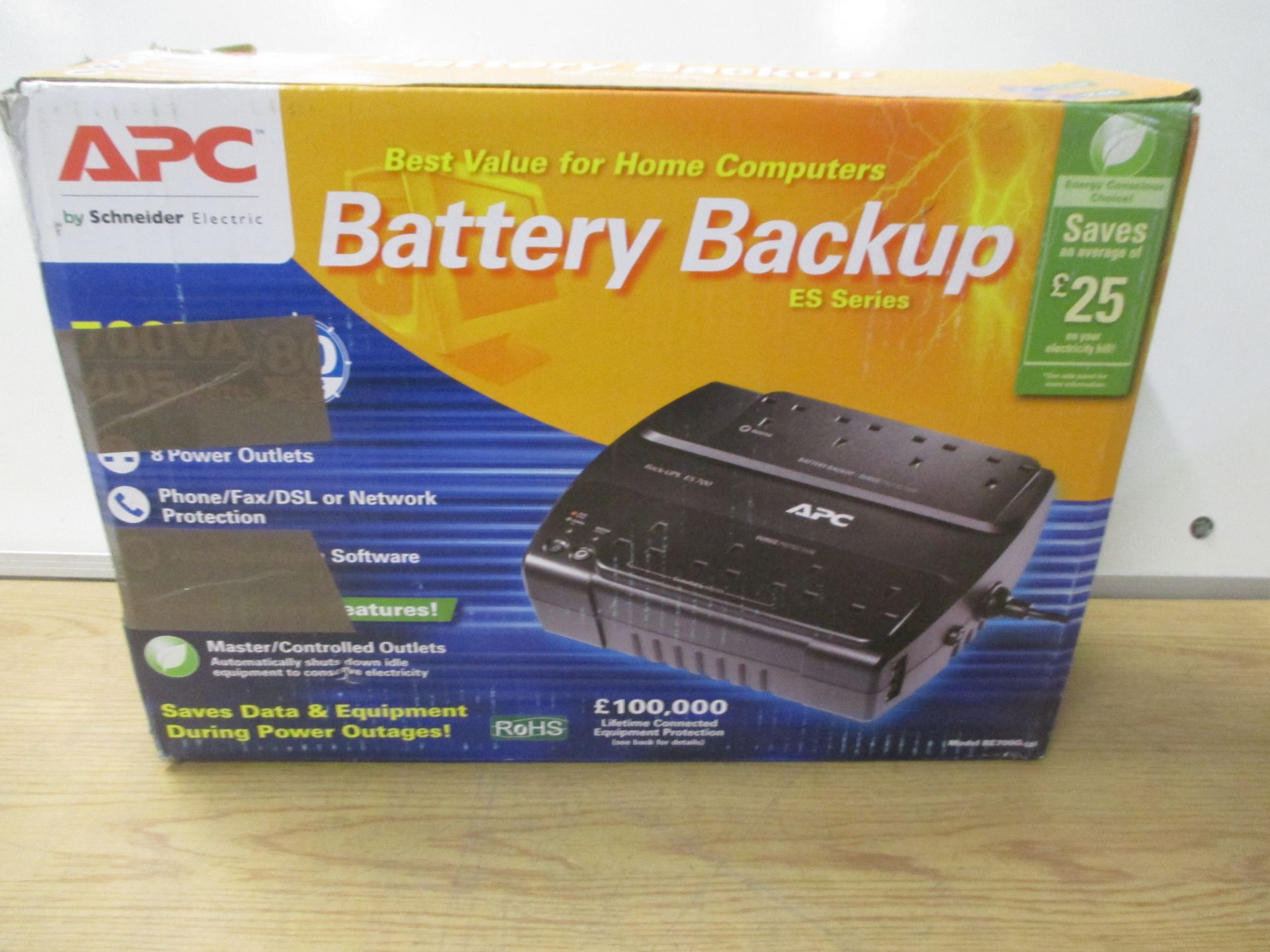 APC BATTERY BACKUP ES SERIES. 8 OUTLET BACKUP UPS. MODEL 700VA 405W. BOXED.