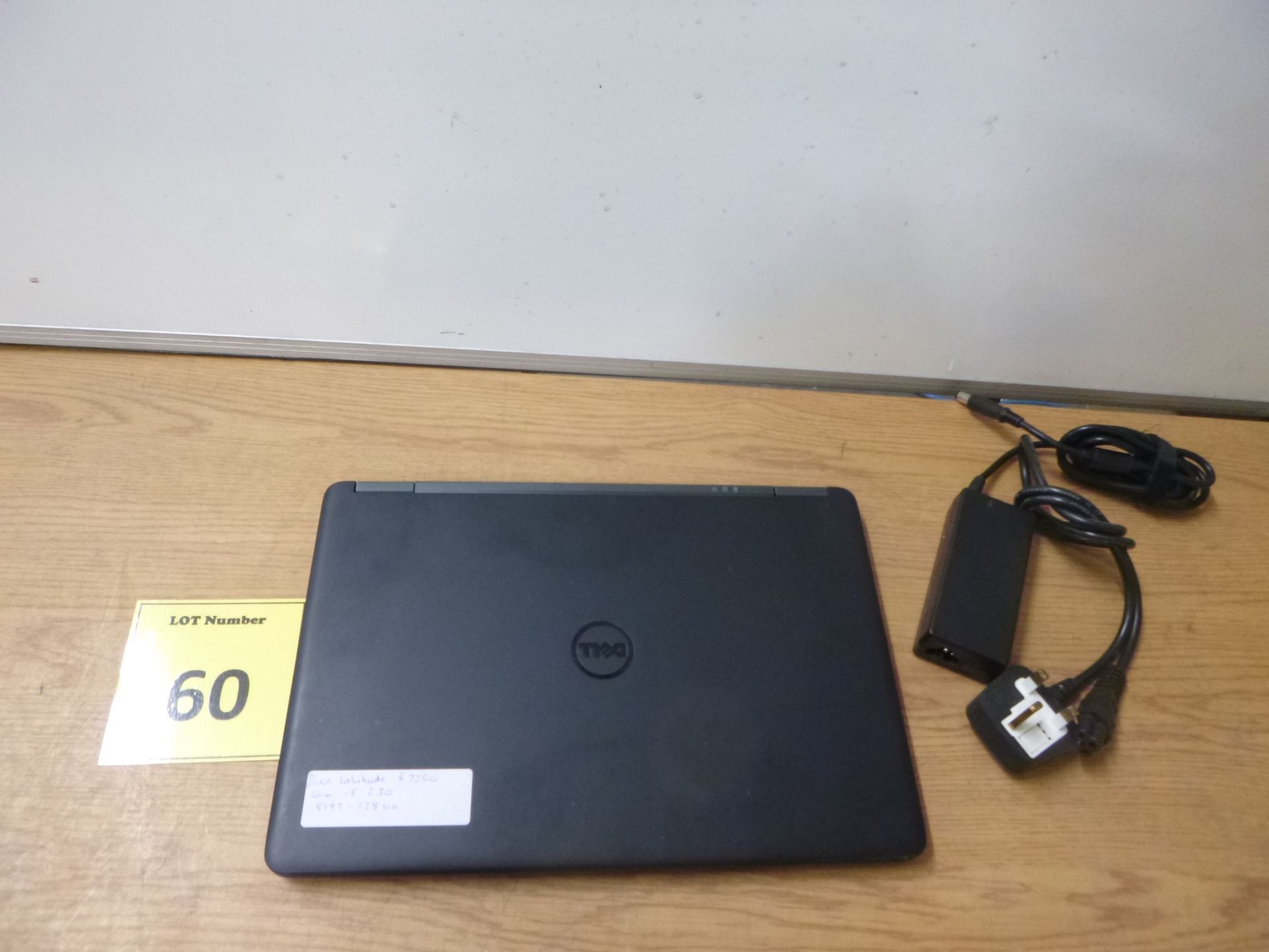 DELL LATITUDE E7250 LAPTOP. CORE i5 2.3 GHZ PROCESSOR, 8GB RAM, 128GB SOLID STATE HDD. WITH PSU & W8 - Bild 2 aus 2