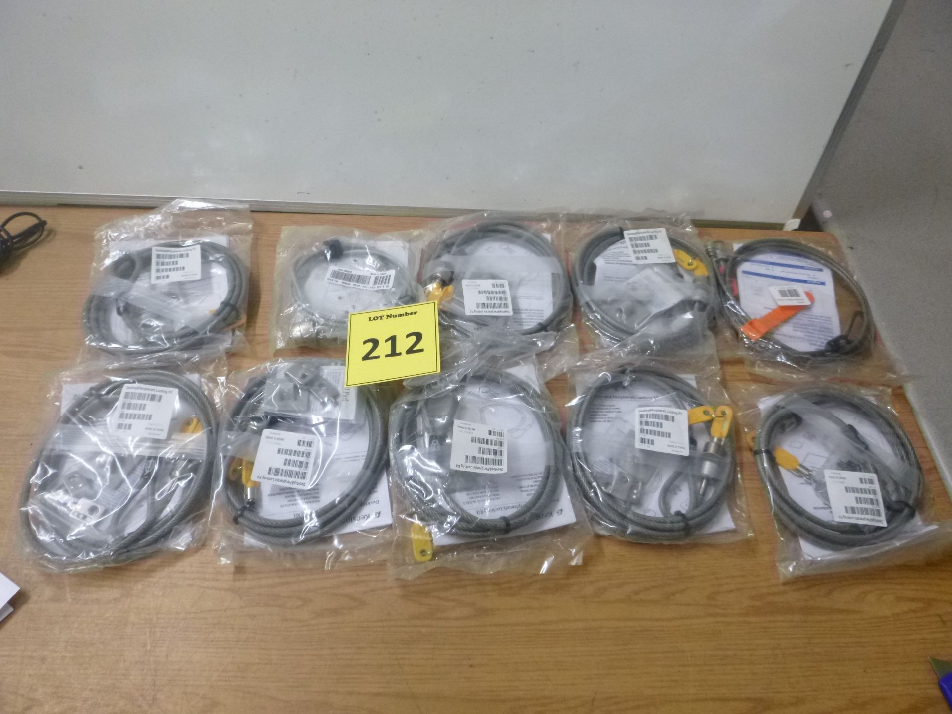 10 X KENSINGTON SECURITY LOCKING CABLES WITH KEYS. NEW IN SEALED BAGS