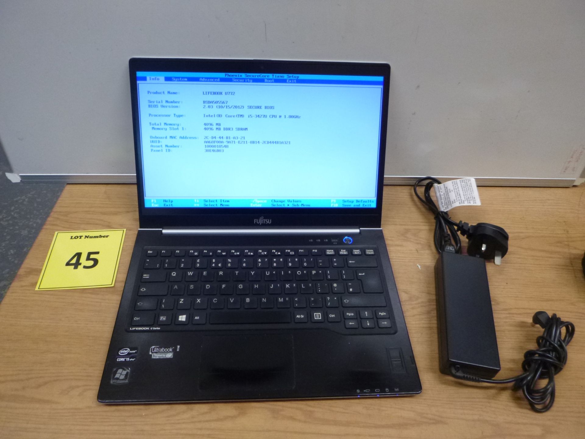 FUJITSU LIFEBOOK U772 CORE i5 LAPTOP. 1.8GHZ PROCESSOR, 4GB RAM. 32GB I-SSD cache & 240GB SOLID