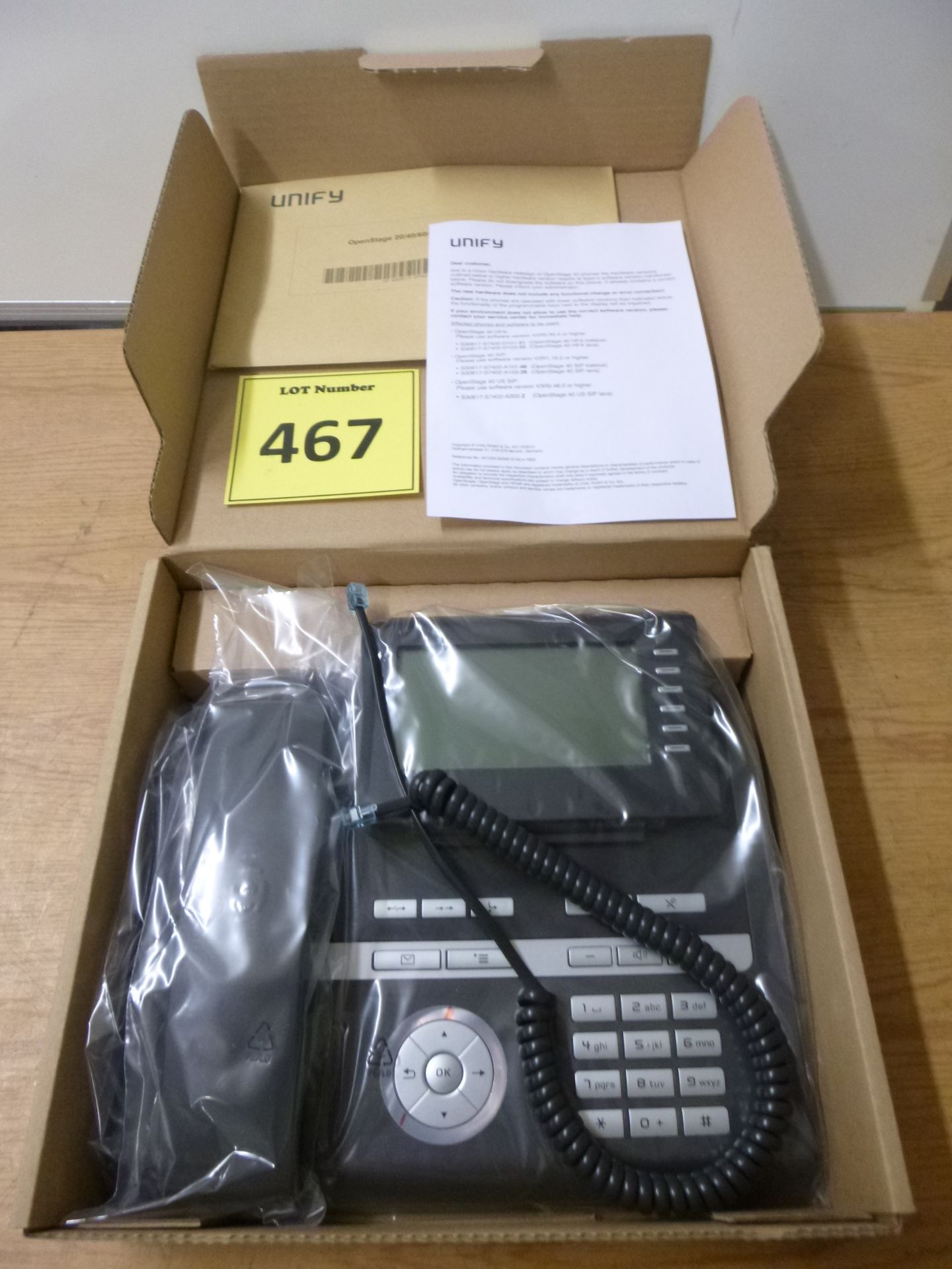 UNIFY OPENSTAGE 40 HFA TELEPHONE. LAVA NEW AND BOXED