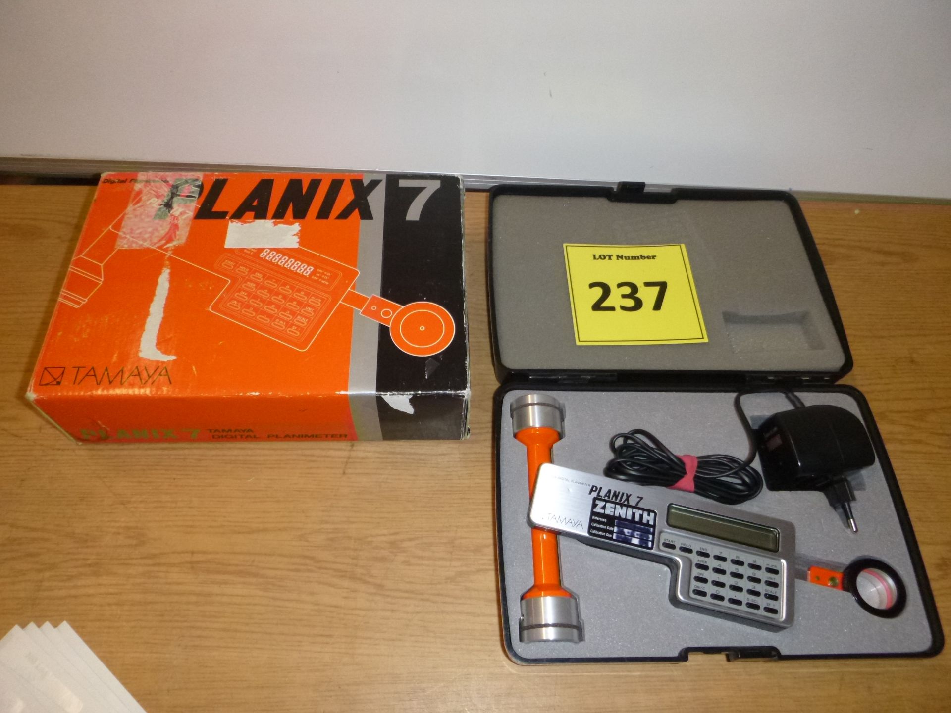 PLANIX 7 TAMAYA DIGITAL PLANIMETER IN CARRY CASE