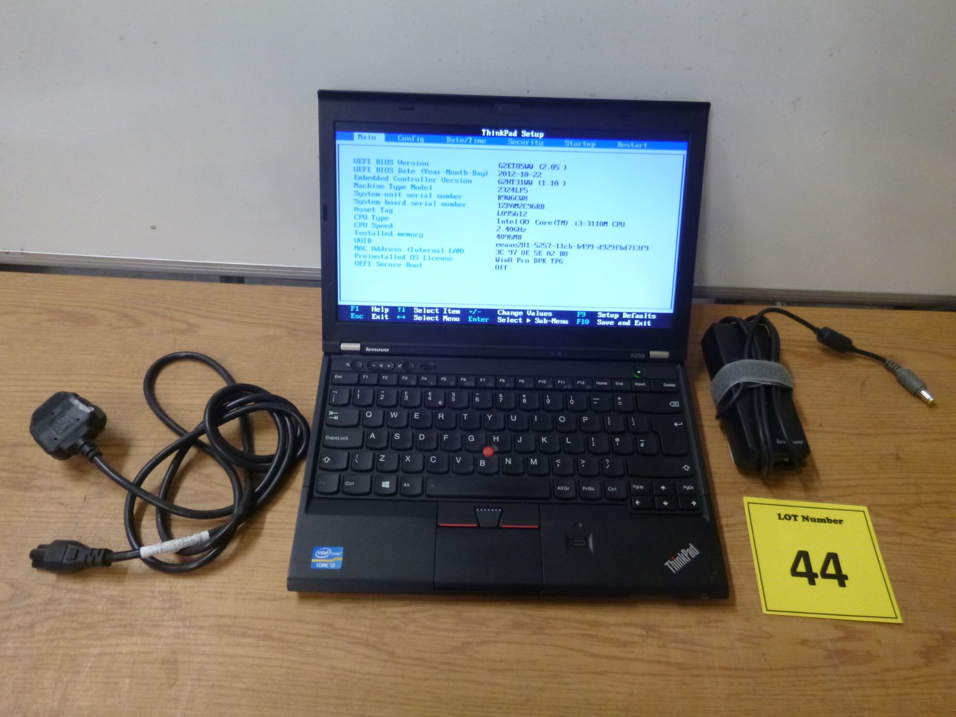 LENOVO THINKPAD X230i LAPTOP. Core i3 2.4GHZ processor, 4Gb Ram, 320GB HDD. With PSU. W8 PRO