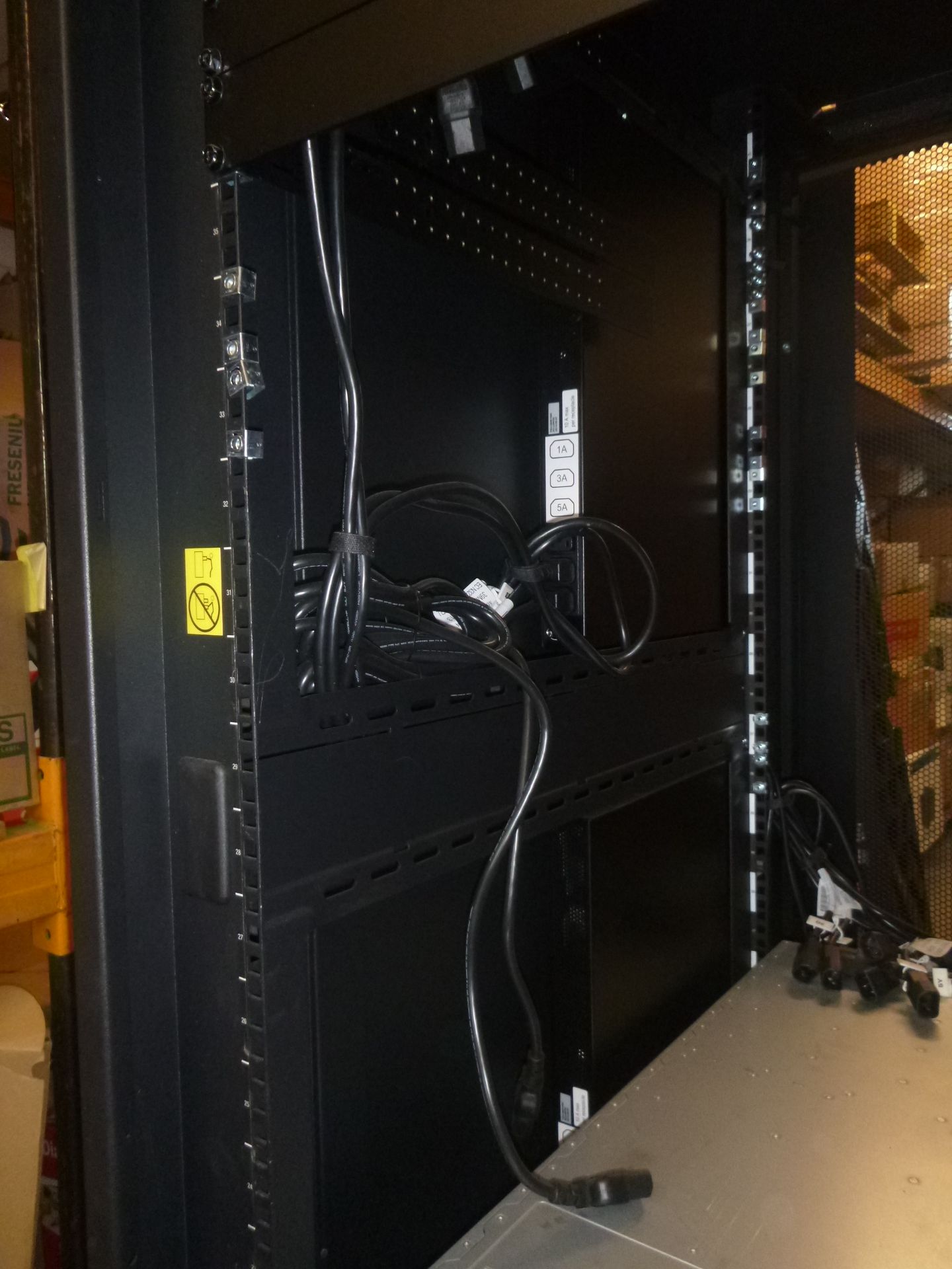 IBM PUREFLEX SYSTEM RACK 7953-94X CONTAINING 2 X 81Y2891 FLEX SYSTEM ENTERPRISE CHASSIS, 2 X IBM - Image 3 of 12